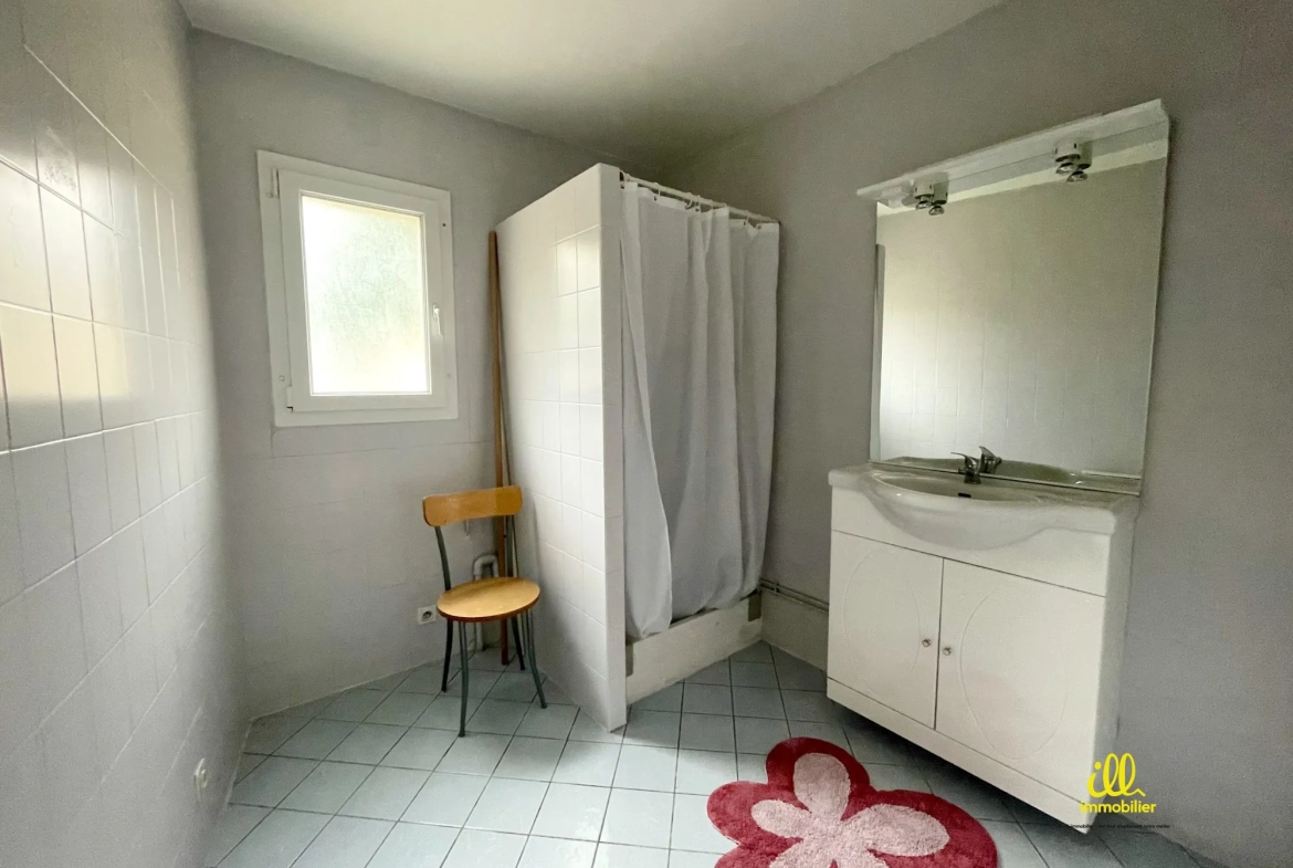 Immeuble à vendre à Nouzonville avec deux appartements louables 
