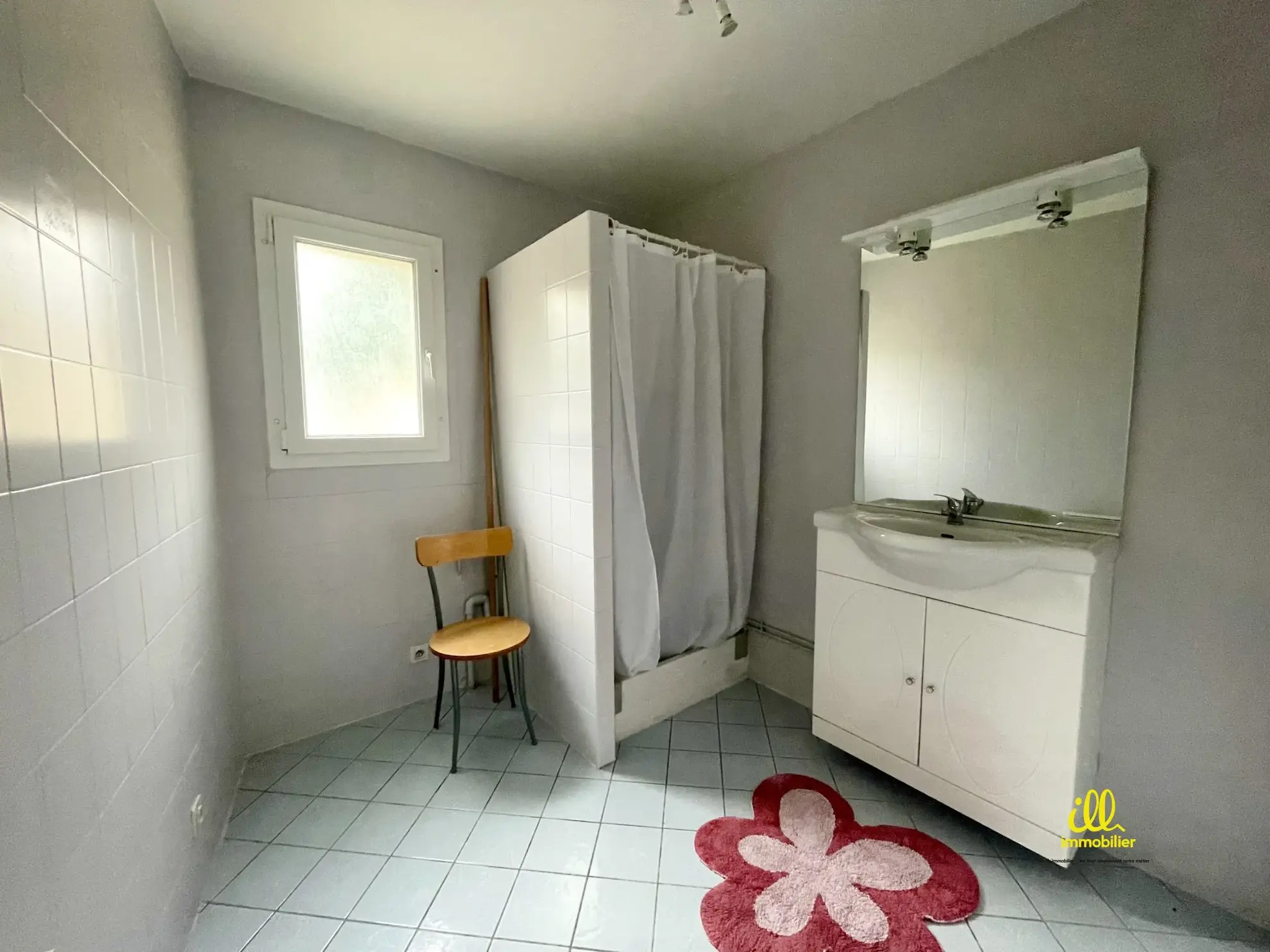 Immeuble à vendre à Nouzonville avec deux appartements louables 