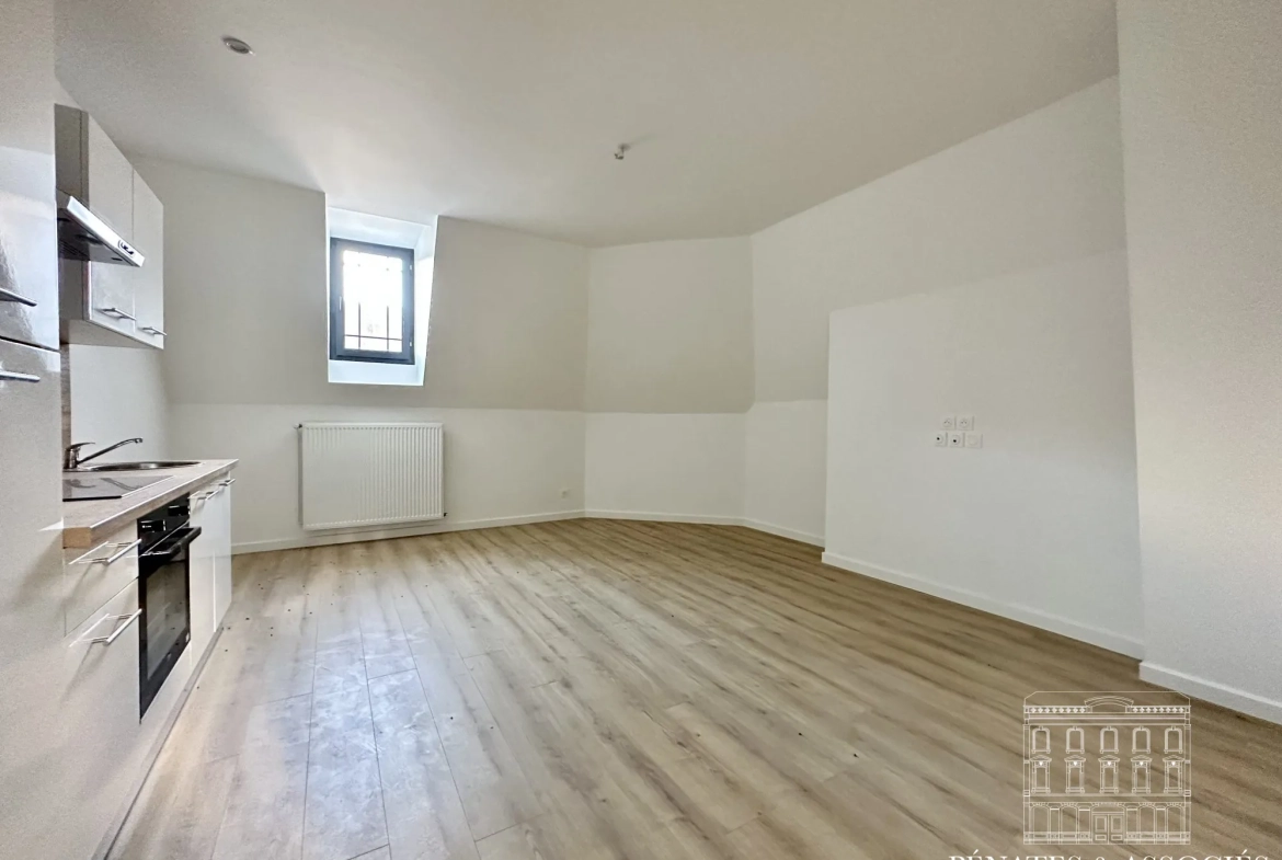 Appartement T2 rénové à Rouen, proche CHU, avec parking et cave 