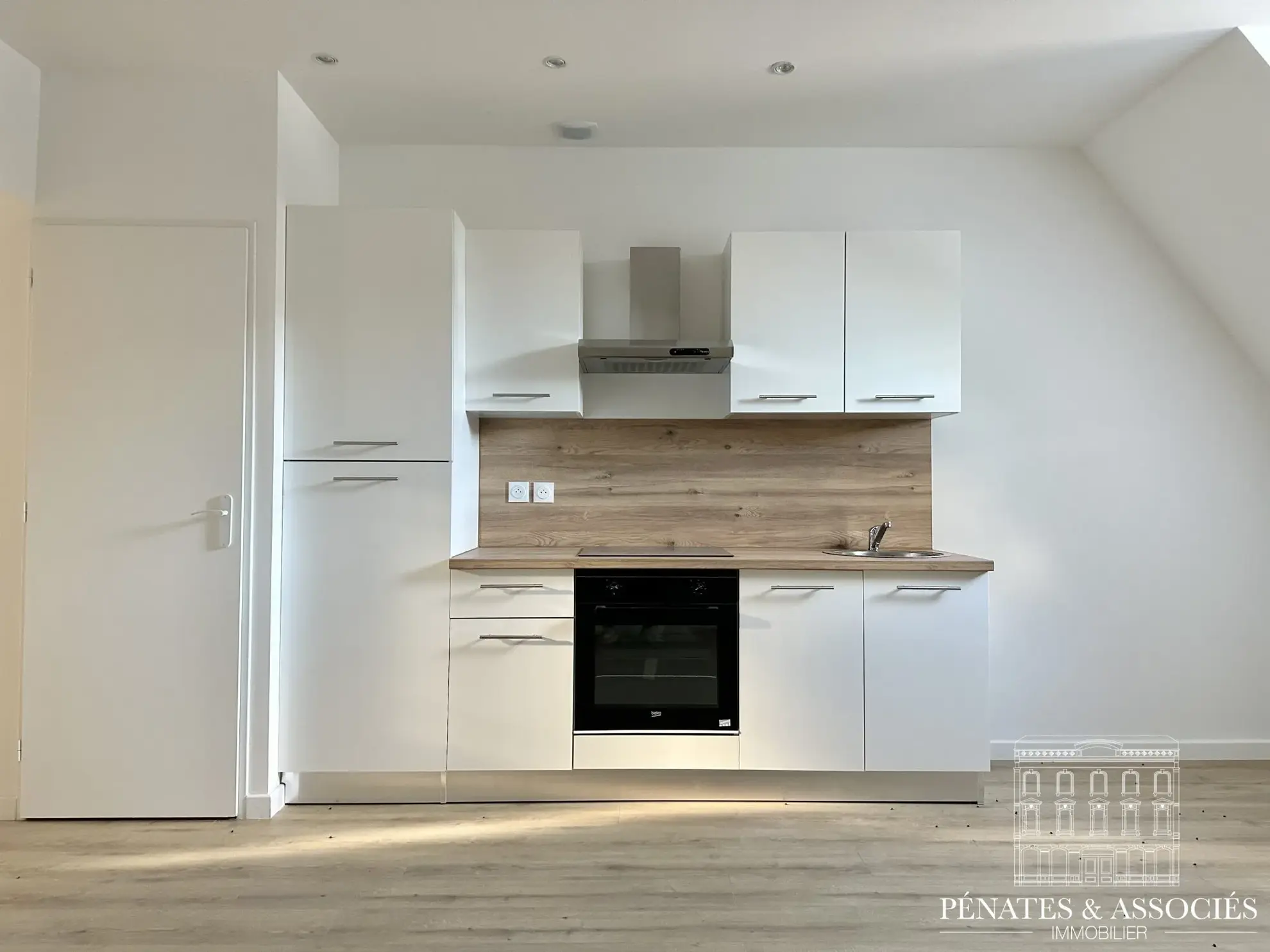 Appartement T2 rénové à Rouen, proche CHU, avec parking et cave 