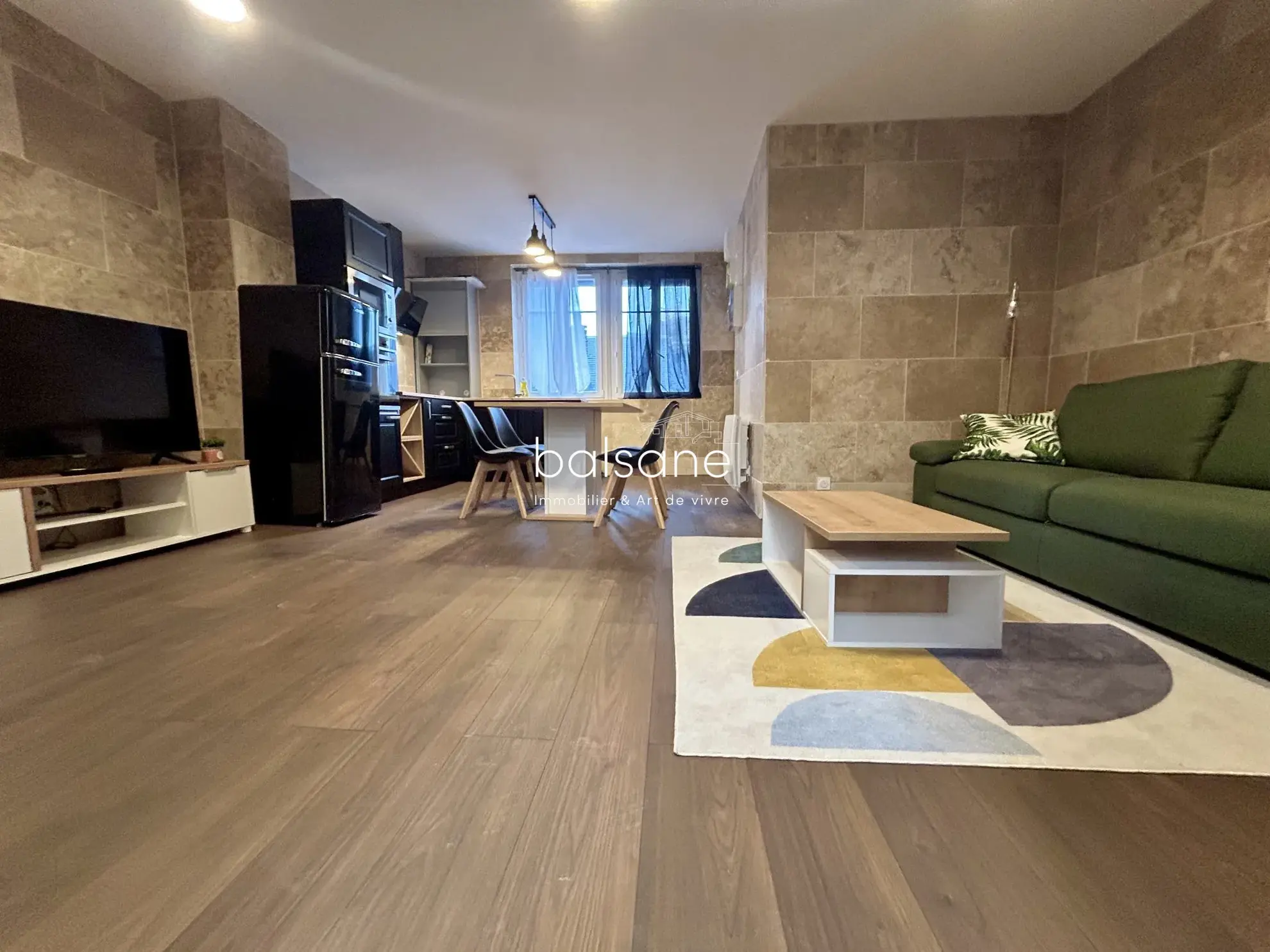 Appartement traversant à vendre à Dieppe - 46 m² rénové au cœur de la ville 