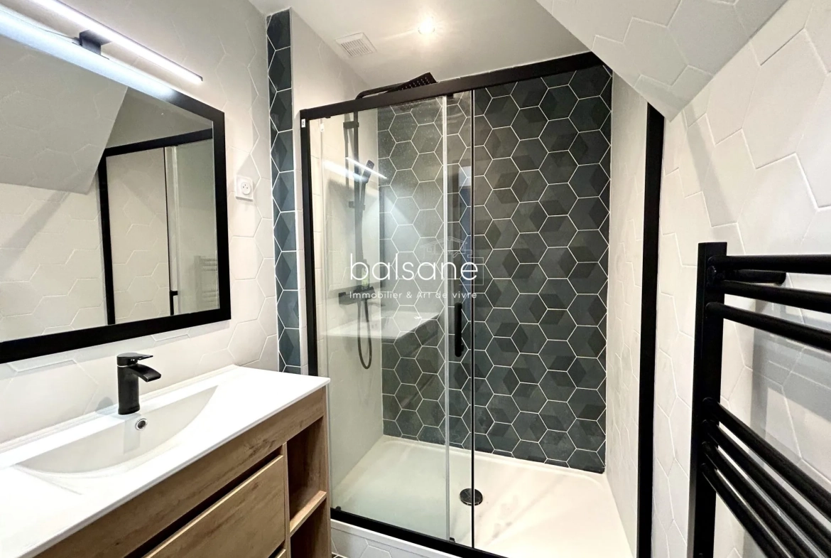 Appartement traversant à vendre à Dieppe - 46 m² rénové au cœur de la ville 