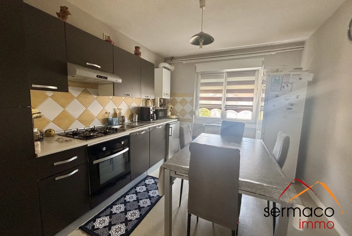 Appartement de 77,30 m² à Hombourg-Haut avec jardin et balcon - Prix 95 000 € 