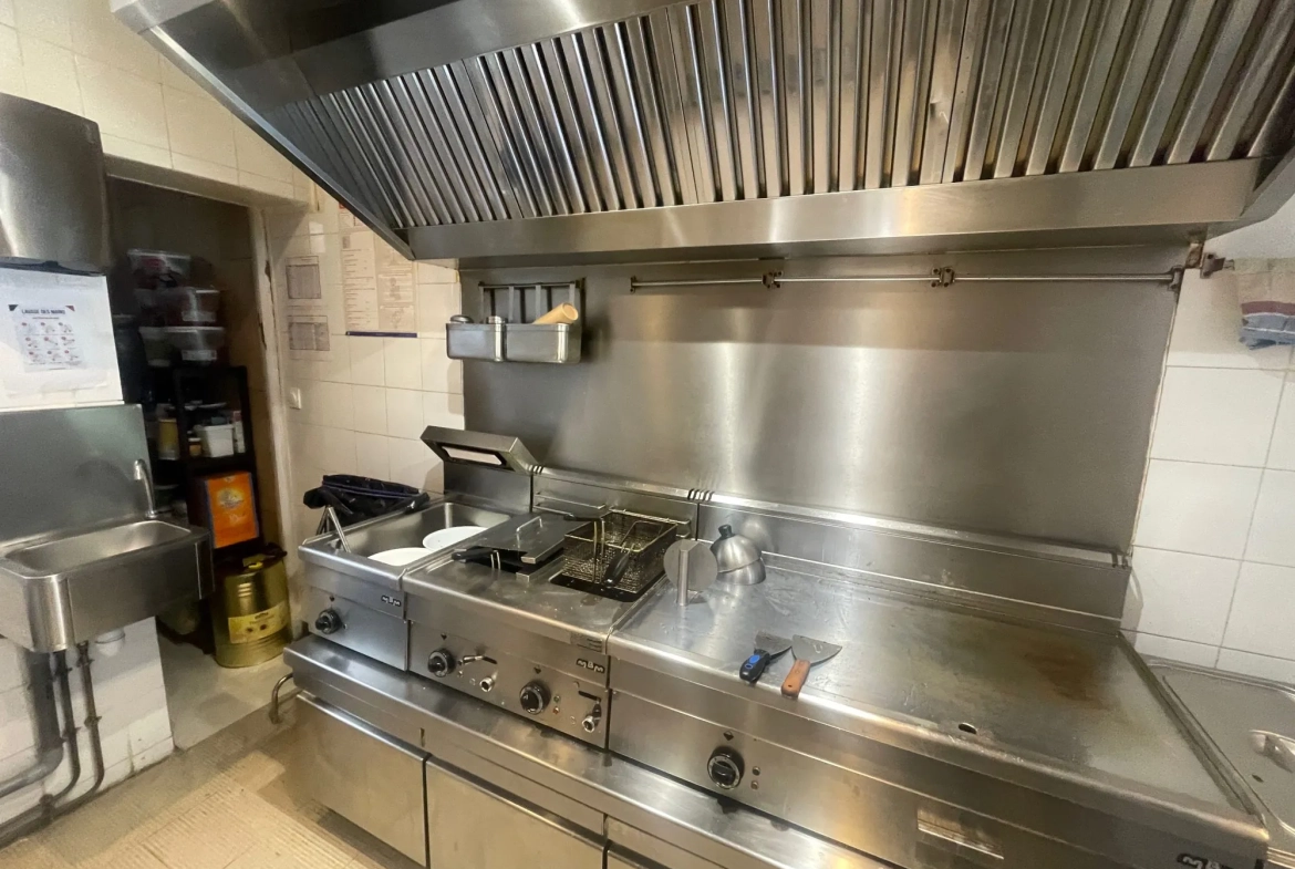 Fonds de commerce à vendre à Montrouge, restaurant avec terrasse et licence IV 