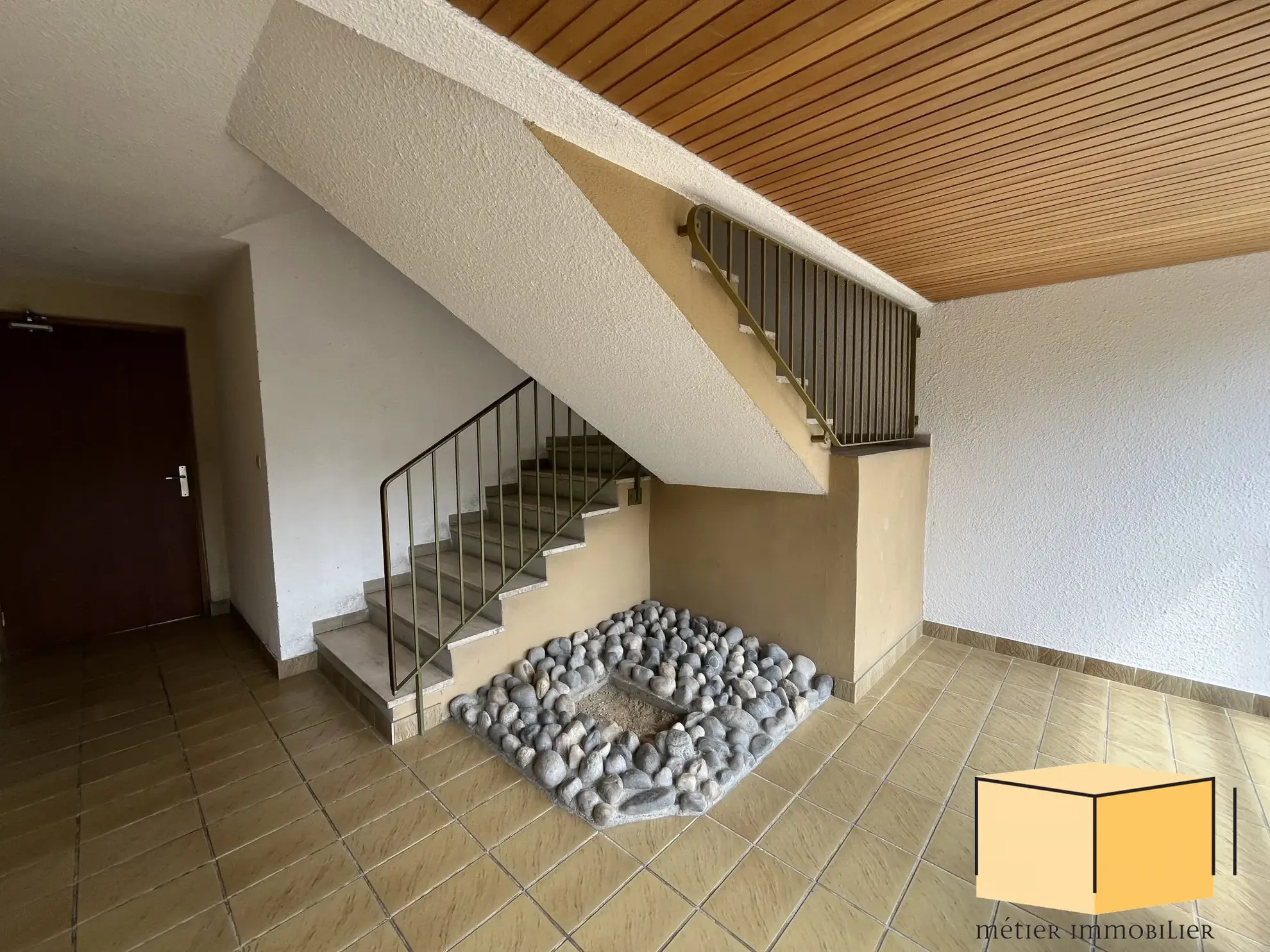 Appartement T2 avec cave et garage à Belley, idéal investisseur ou résident 