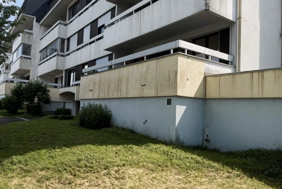 Appartement T2 avec cave et garage à Belley, idéal investisseur ou résident 