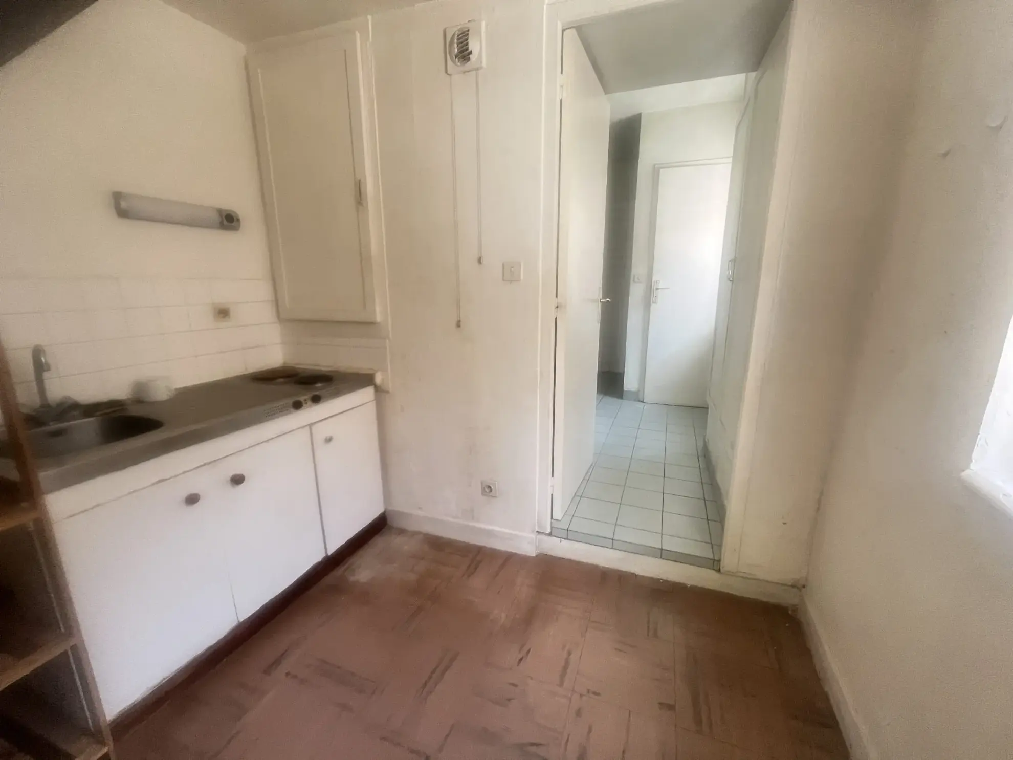 Maison à vendre en centre-ville d'Evaux-les-Bains avec 2 chambres 