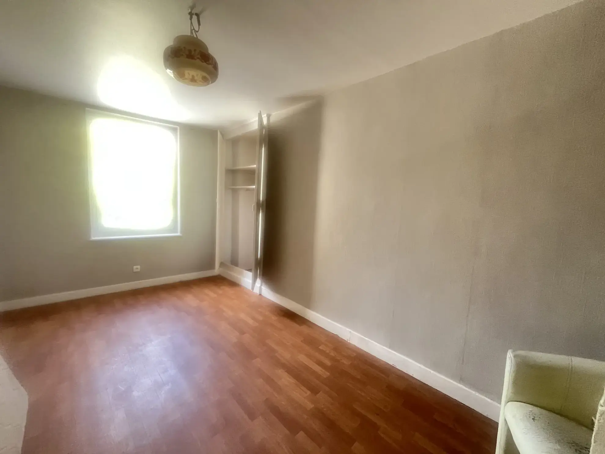 Maison à vendre en centre-ville d'Evaux-les-Bains avec 2 chambres 