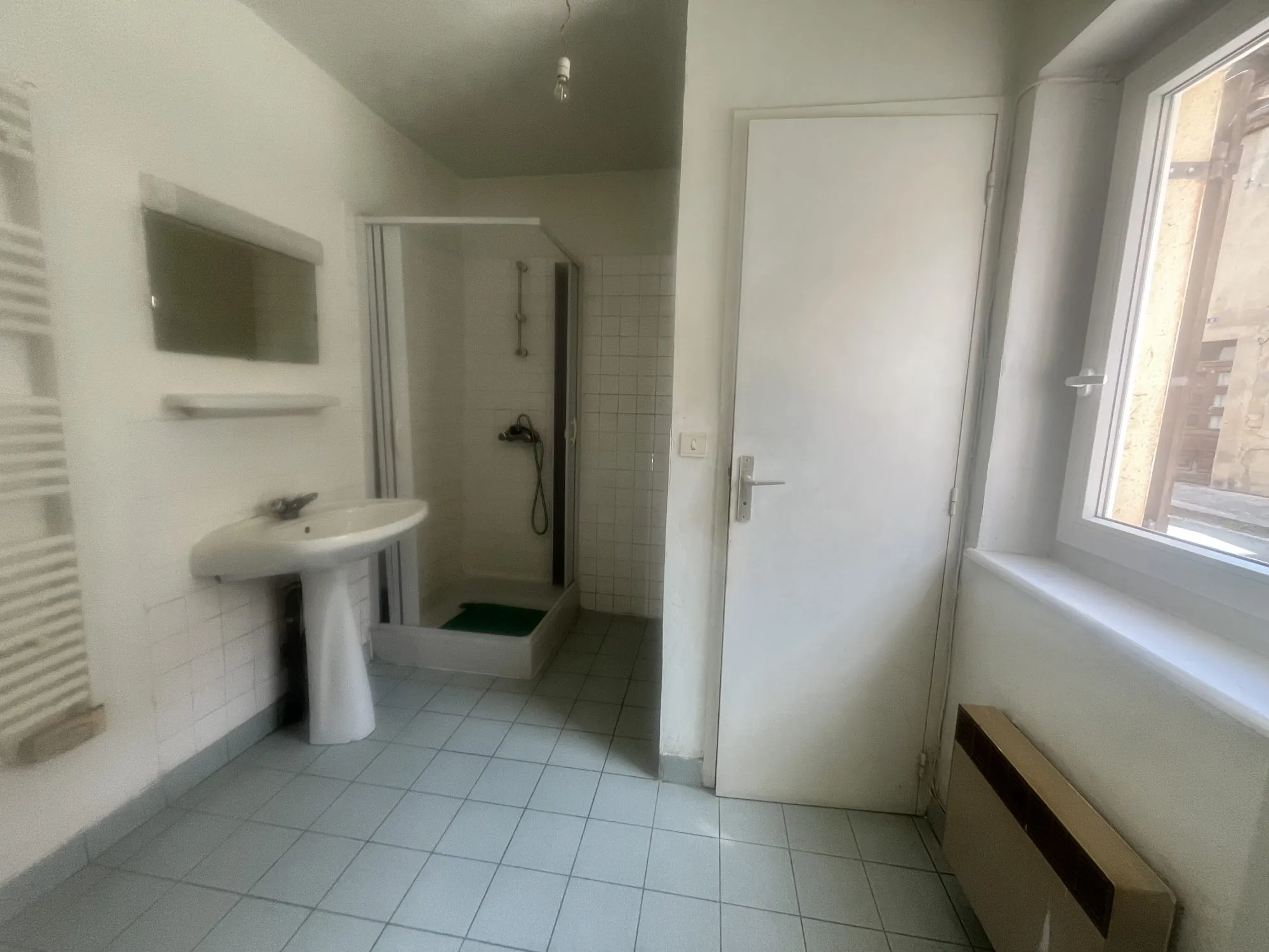 Maison à vendre en centre-ville d'Evaux-les-Bains avec 2 chambres 