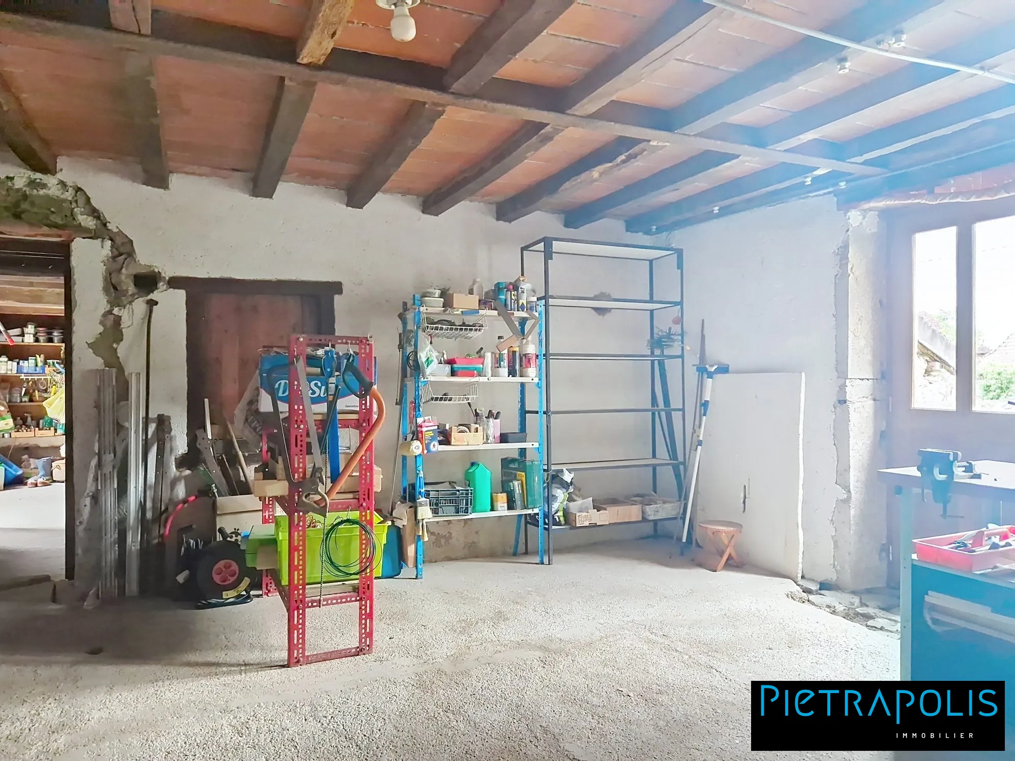 Maison en pierre à rénover avec terrain à Vendenesse-lès-Charolles 
