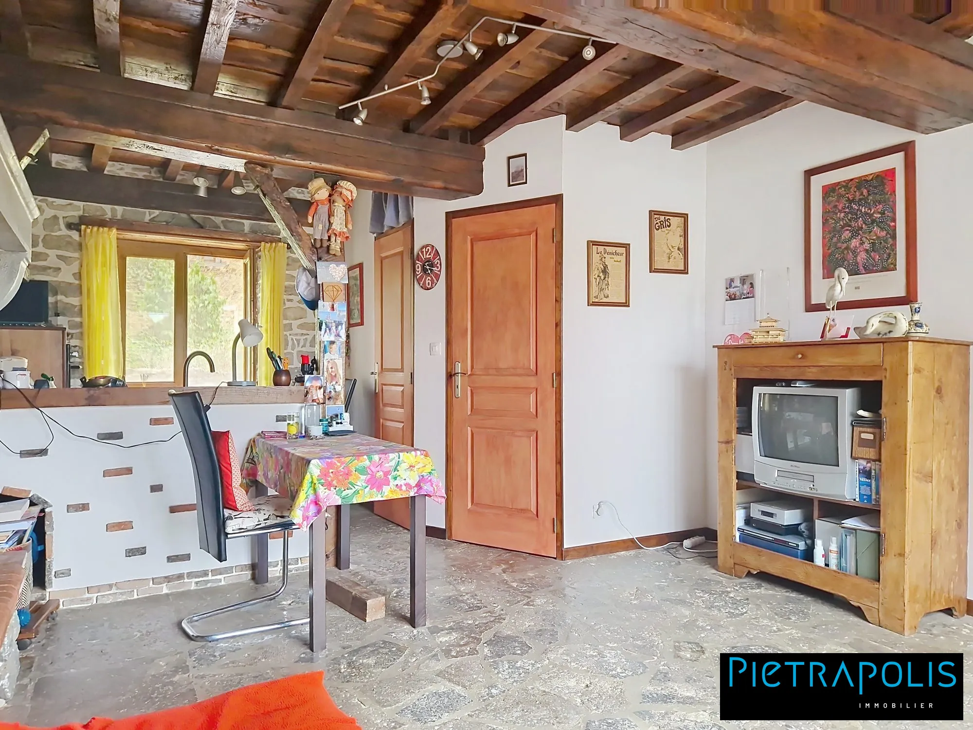 Maison en pierre à rénover avec terrain à Vendenesse-lès-Charolles 
