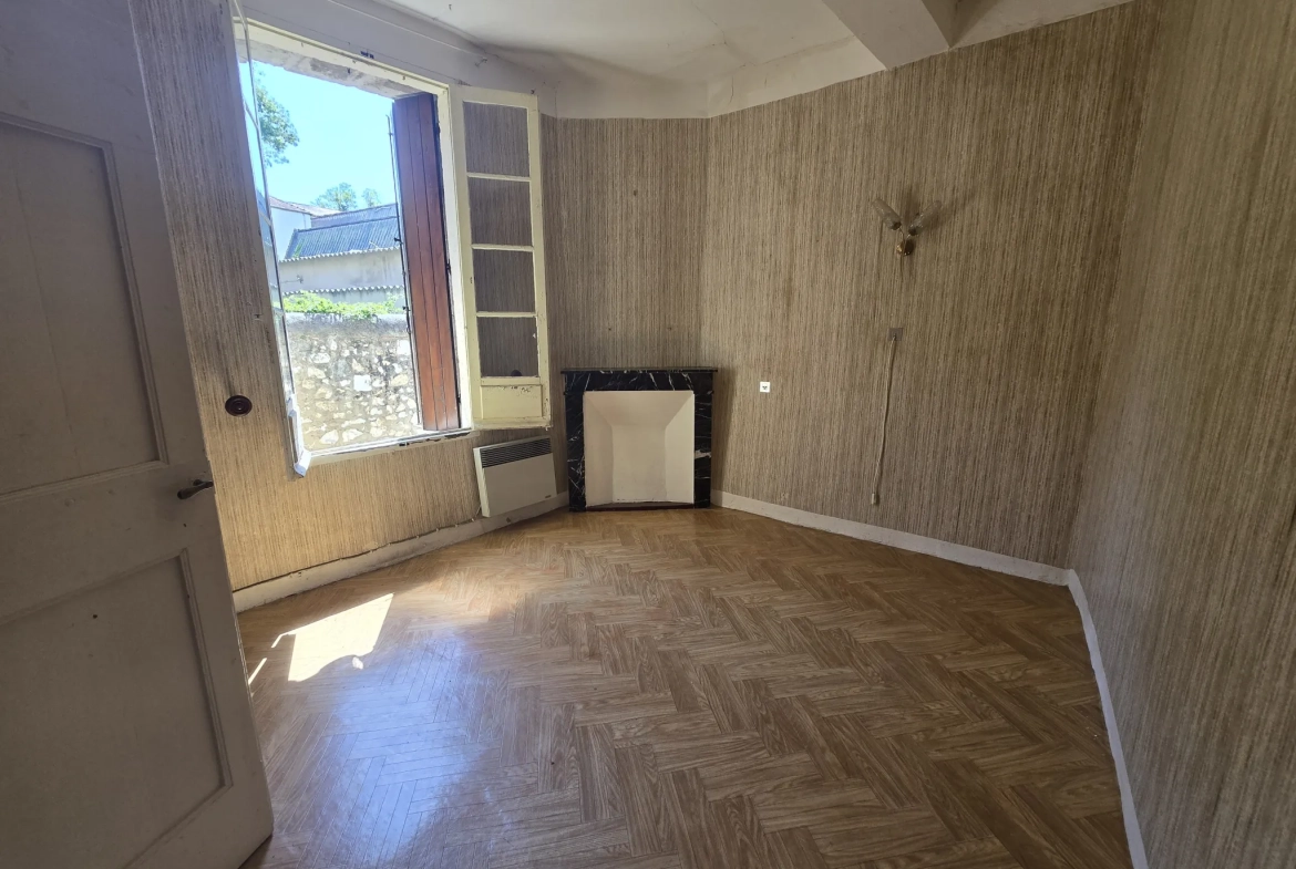Maison de village à vendre à Aniane (34) - 99 m² avec potentiel d'aménagement 