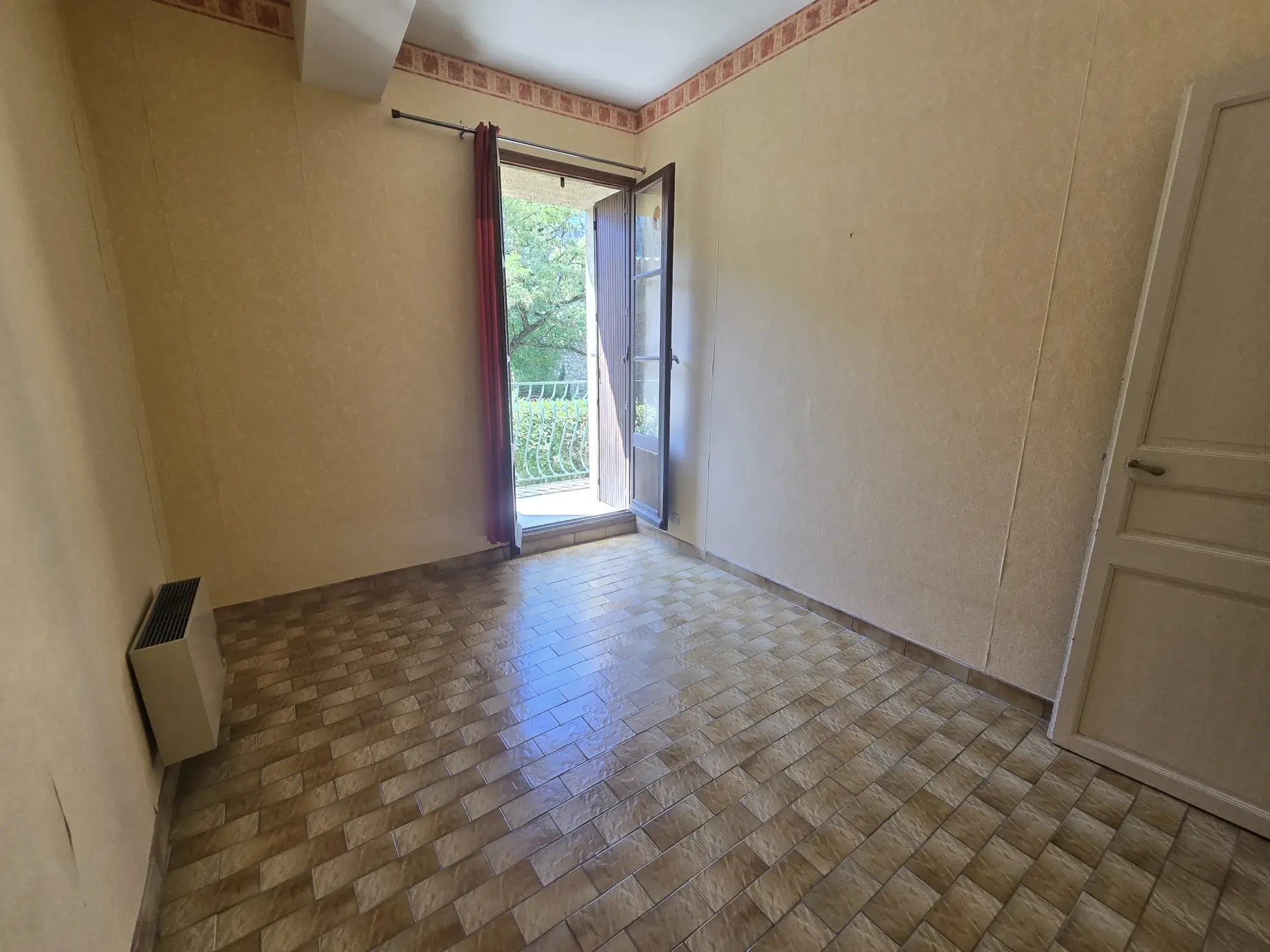Maison de village à vendre à Aniane (34) - 99 m² avec potentiel d'aménagement 