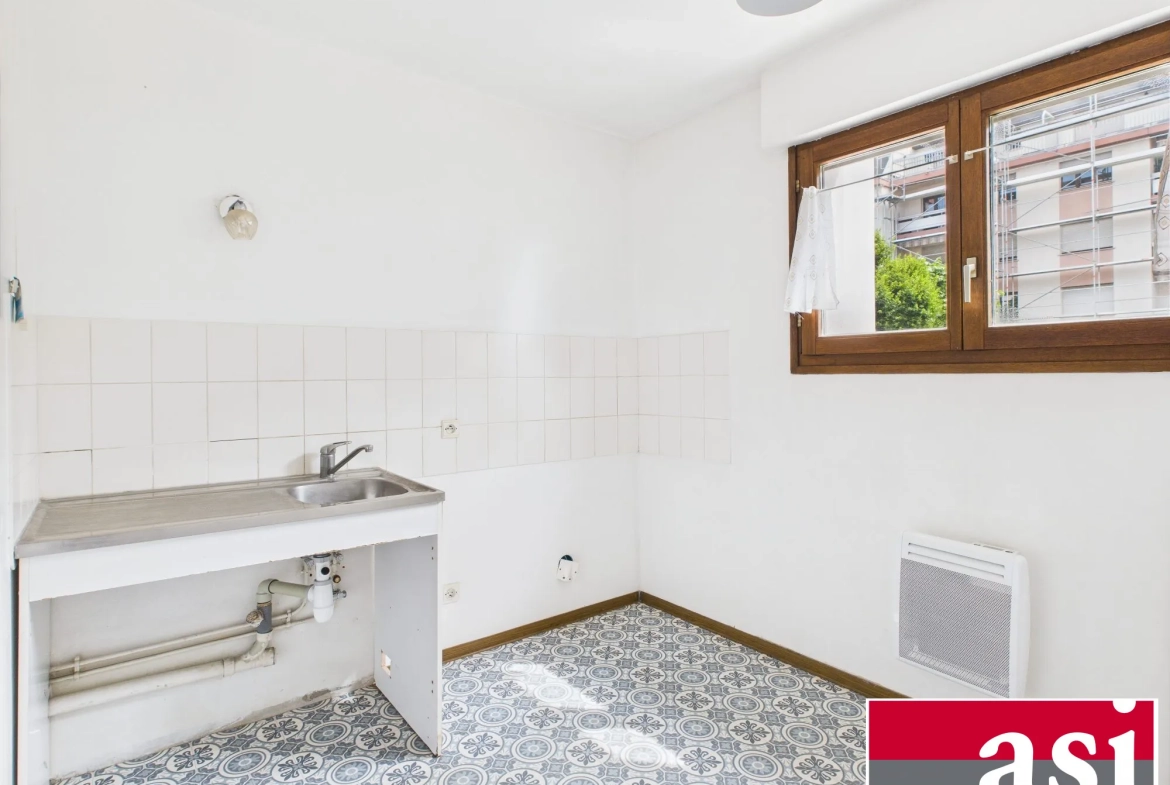 Vente d'un appartement 1 pièce de 31m² avec cave et parking à Strasbourg Neudorf 