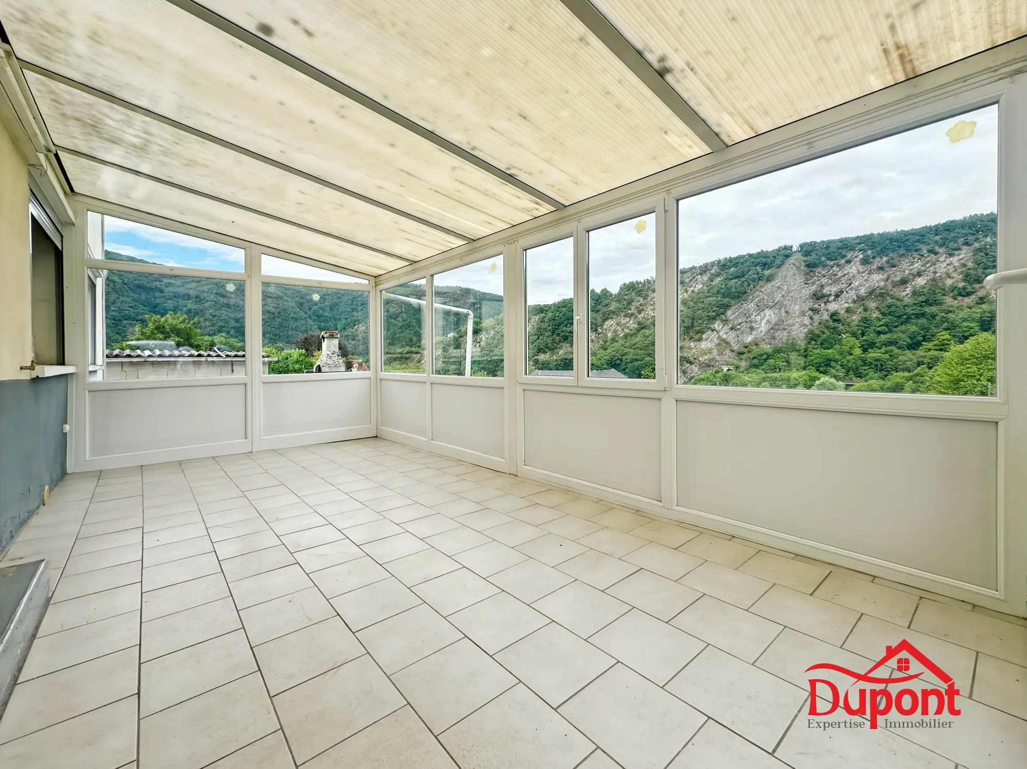 Grande maison familiale avec vue à Laifour – 145 m², 5 chambres, terrain de 2300 m² 