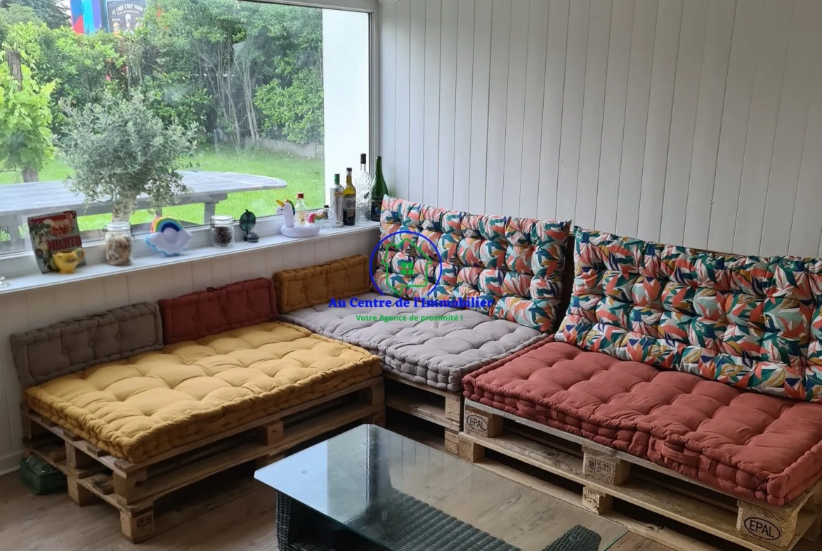 Maison de ville avec jardin, terrasse et garages à vendre à Agen 