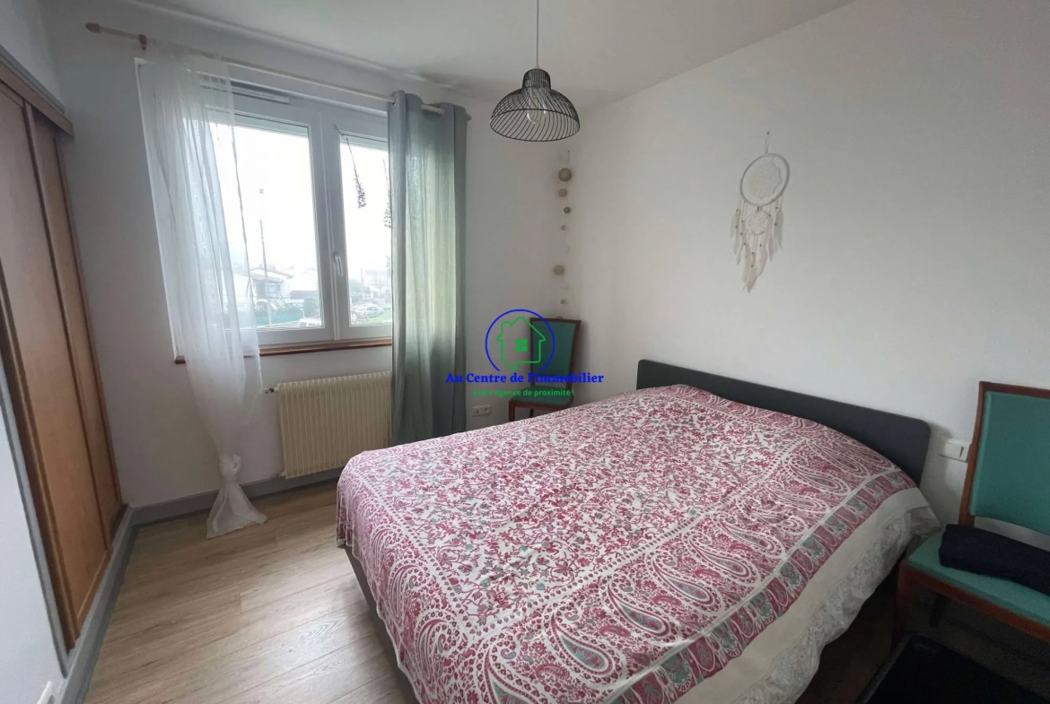 Maison de ville avec jardin, terrasse et garages à vendre à Agen 