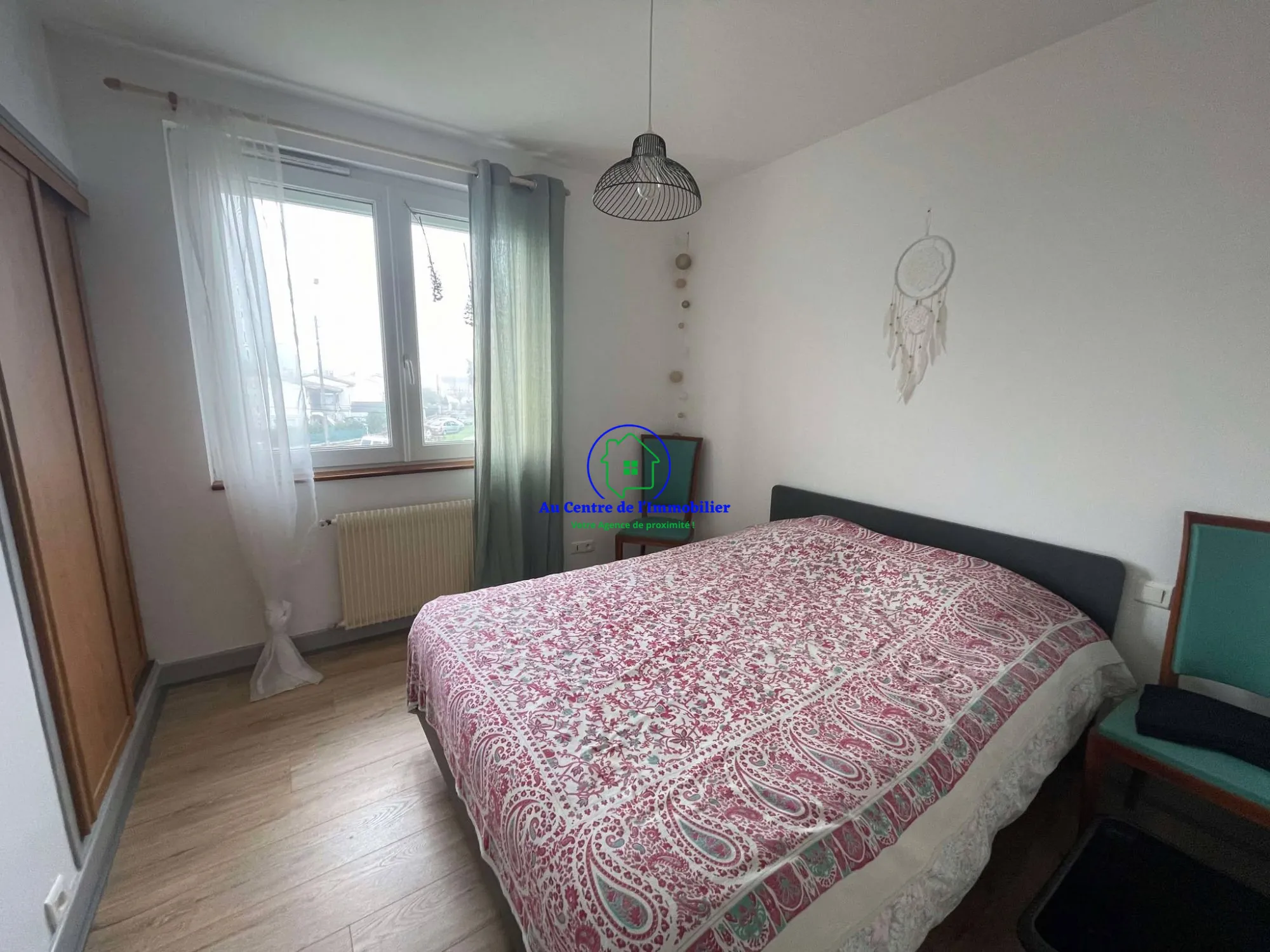 Maison de ville avec jardin, terrasse et garages à vendre à Agen 