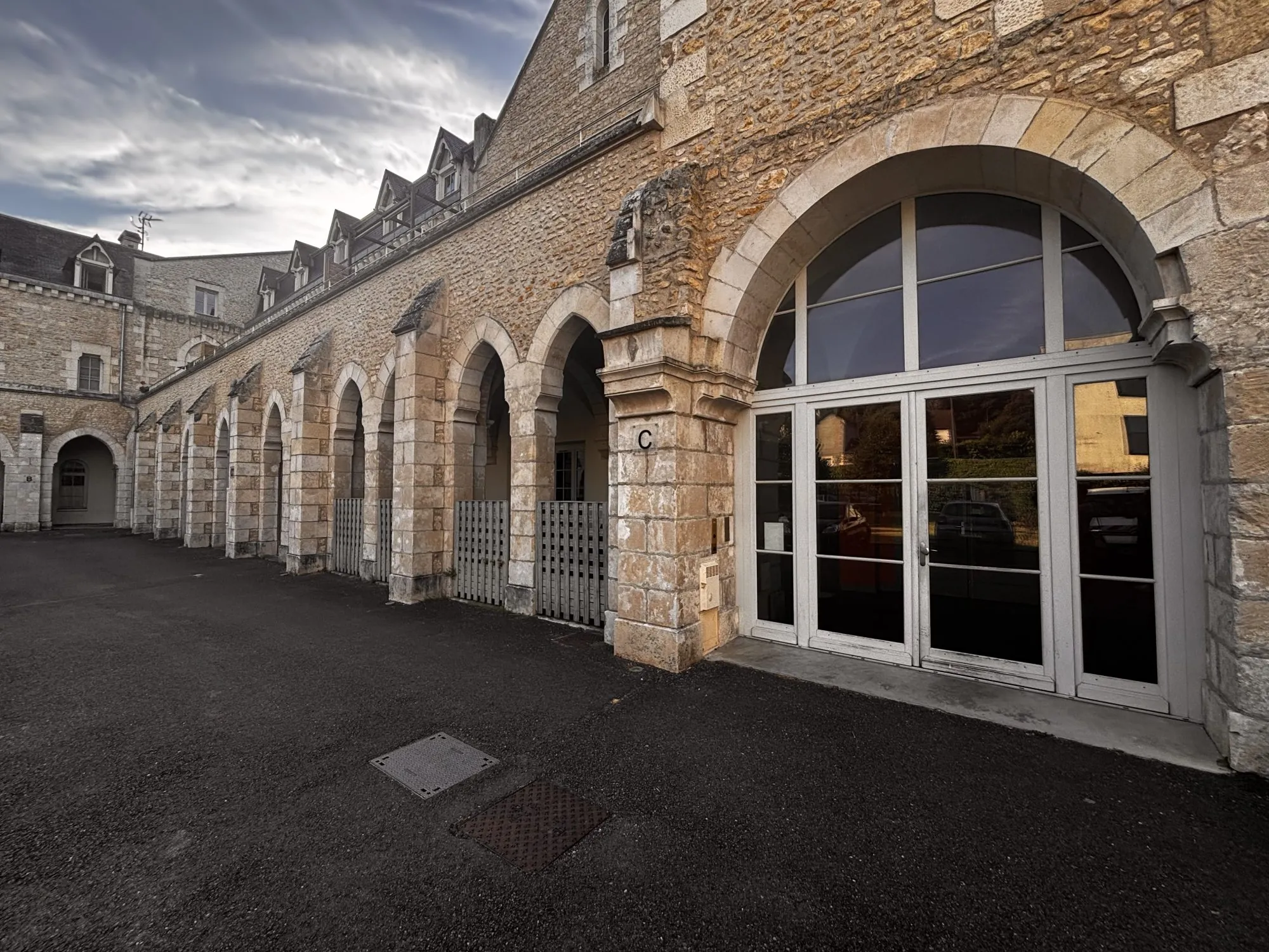 Achat appartement 3 pièces à Poitiers avec parking et cave en résidence sécurisée 