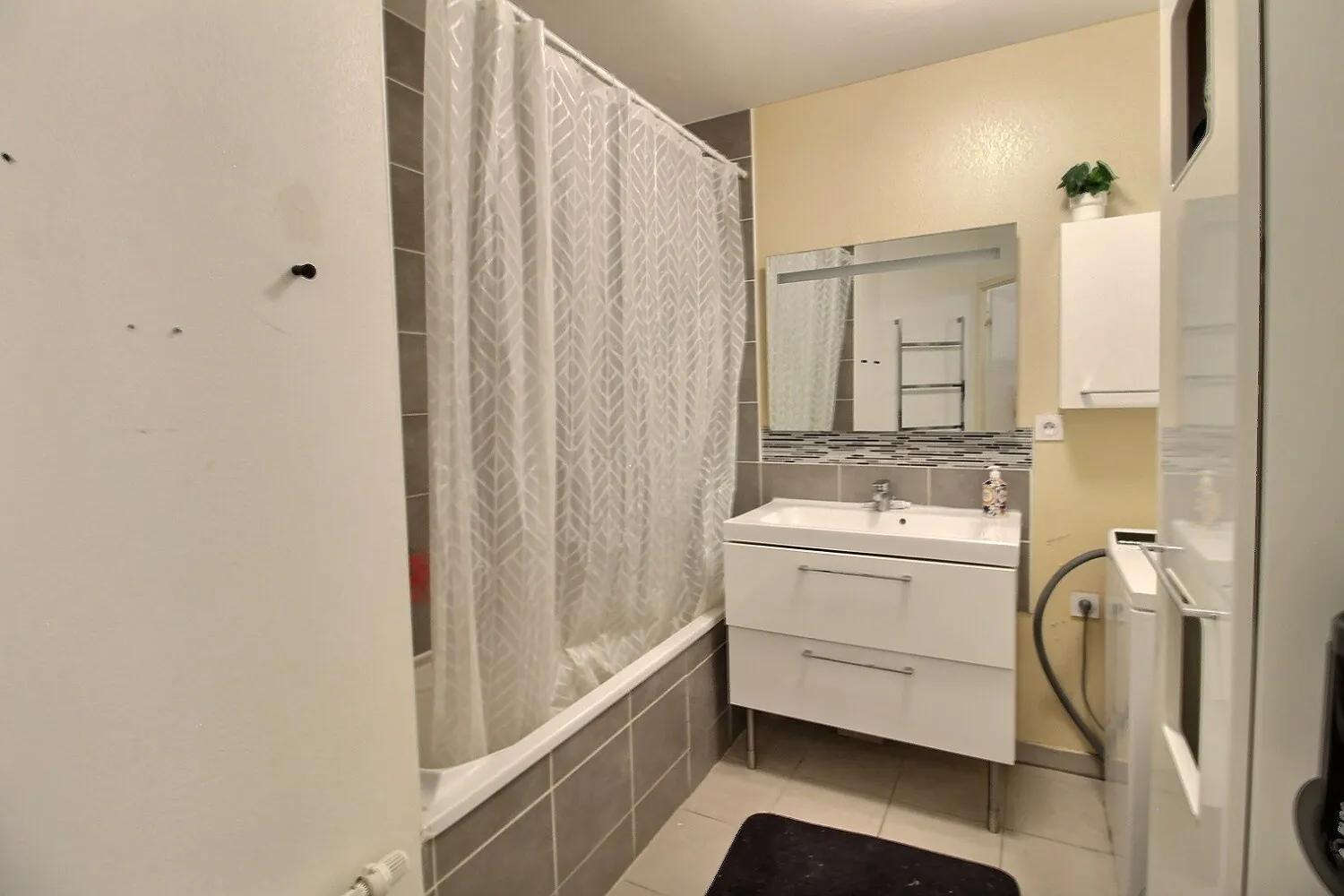 Appartement T4 à vendre à Montpellier Ovalie avec terrasse et parking en sous-sol 
