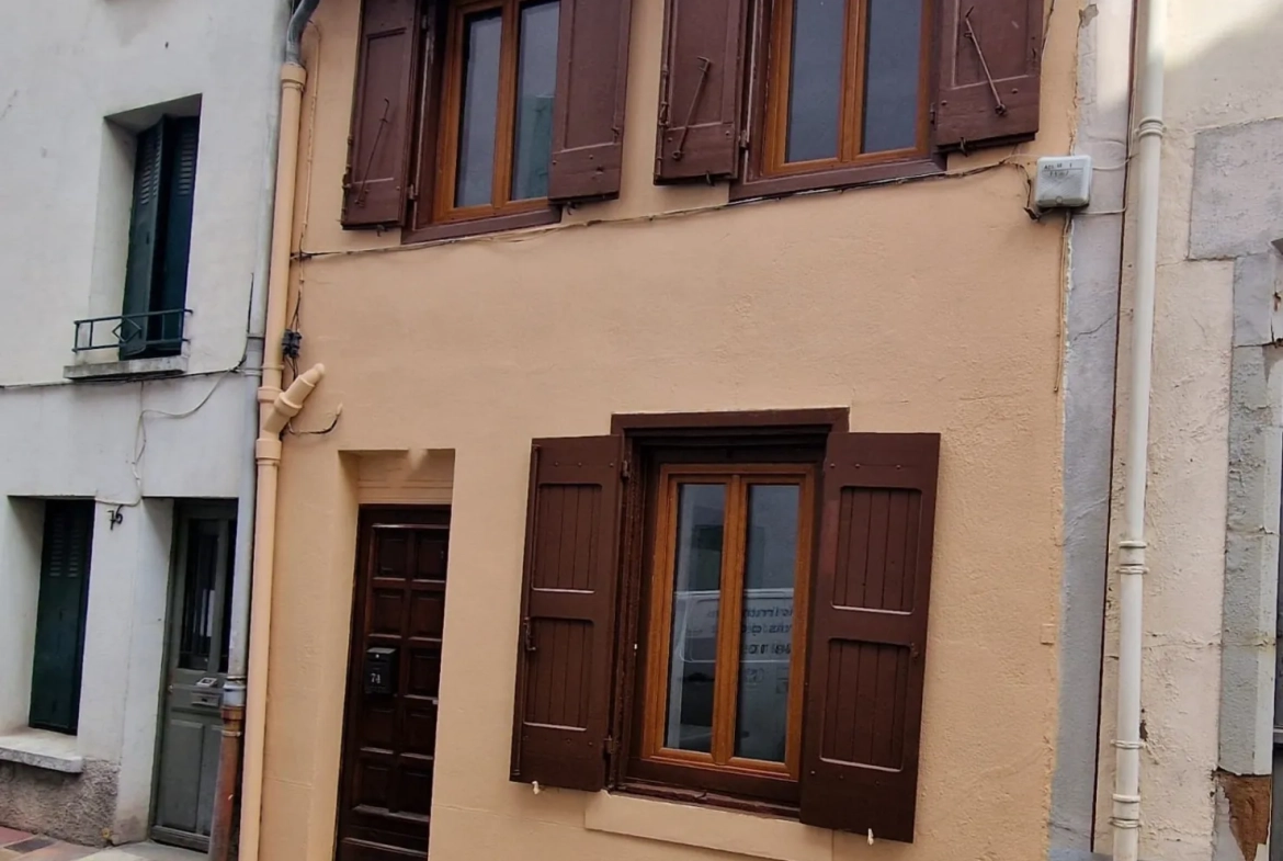 Maison de ville rénovée de type 3 à Carcassonne Bastide Saint Louis 