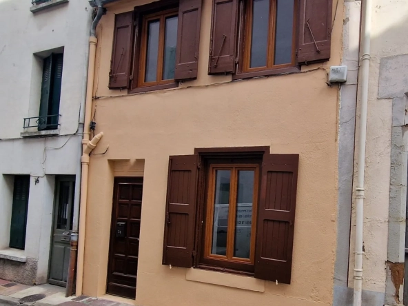 Maison de ville rénovée de type 3 à Carcassonne Bastide Saint Louis