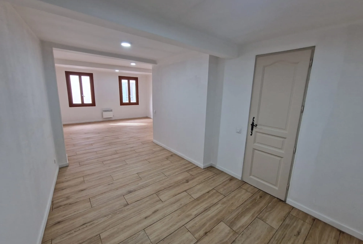 Maison de ville rénovée de type 3 à Carcassonne Bastide Saint Louis 