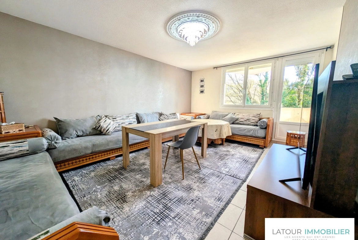 A vendre appartement T4 à Villefontaine avec balcon et cave 
