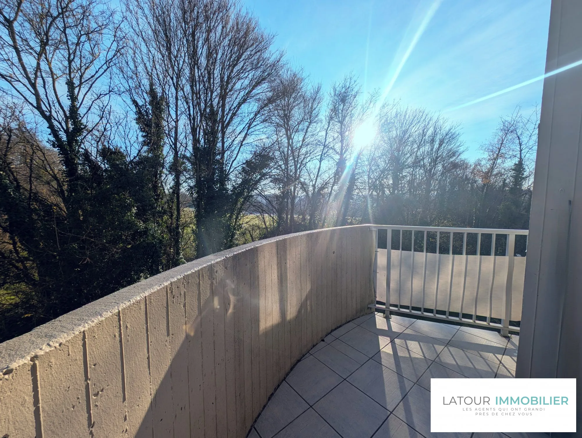 A vendre appartement T4 à Villefontaine avec balcon et cave 