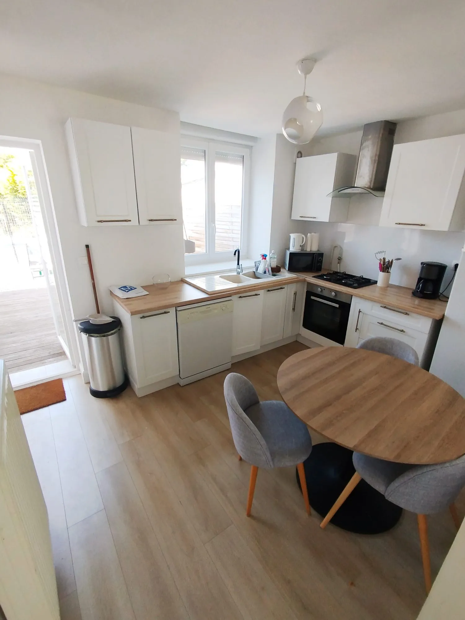 Maison à vendre à Saint-Amand-les-Eaux - 70 m², 2 chambres, jardin et cave 