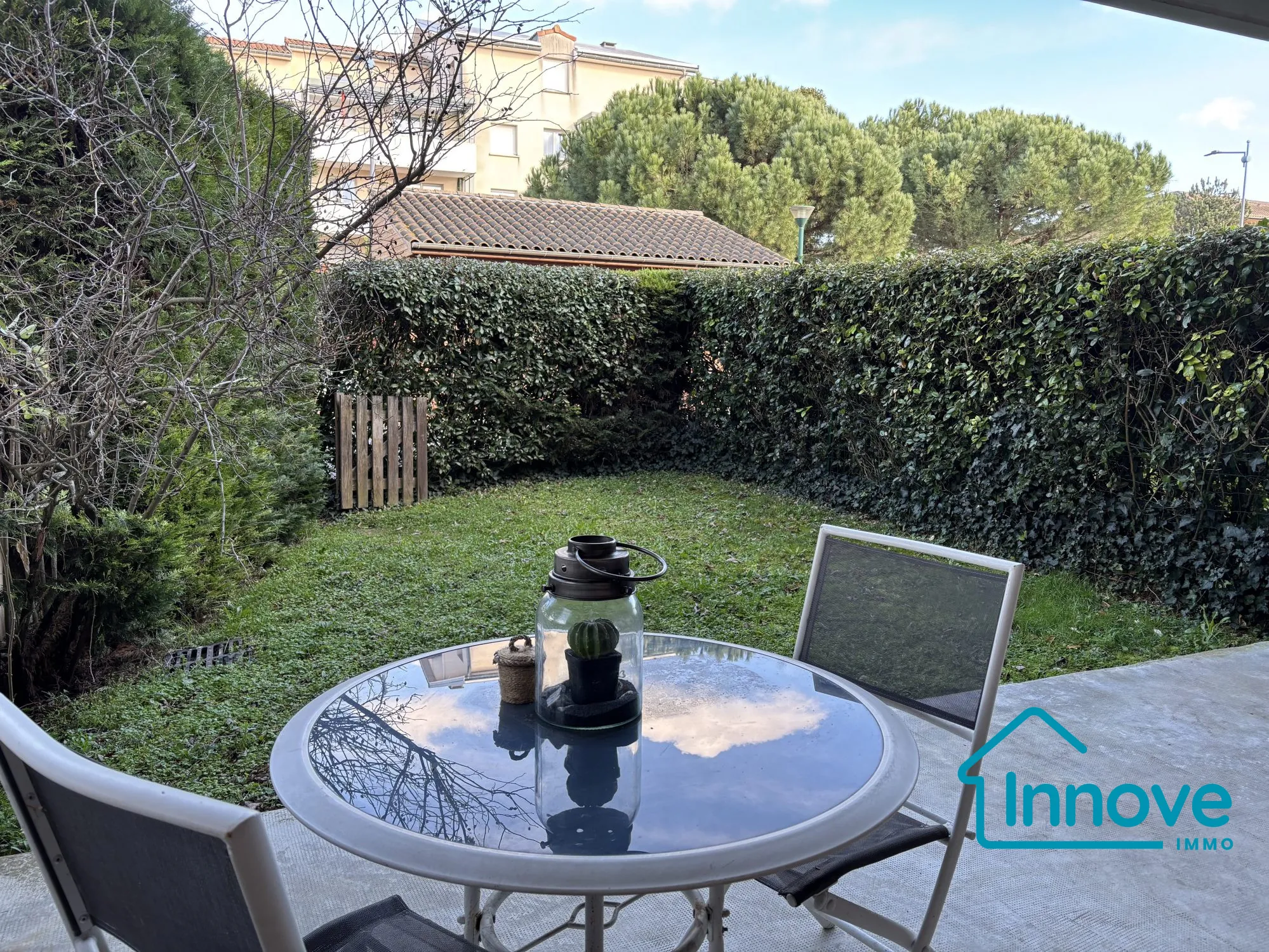 Appartement T3 lumineux avec terrasse, jardin privé et piscine à Toulouse 
