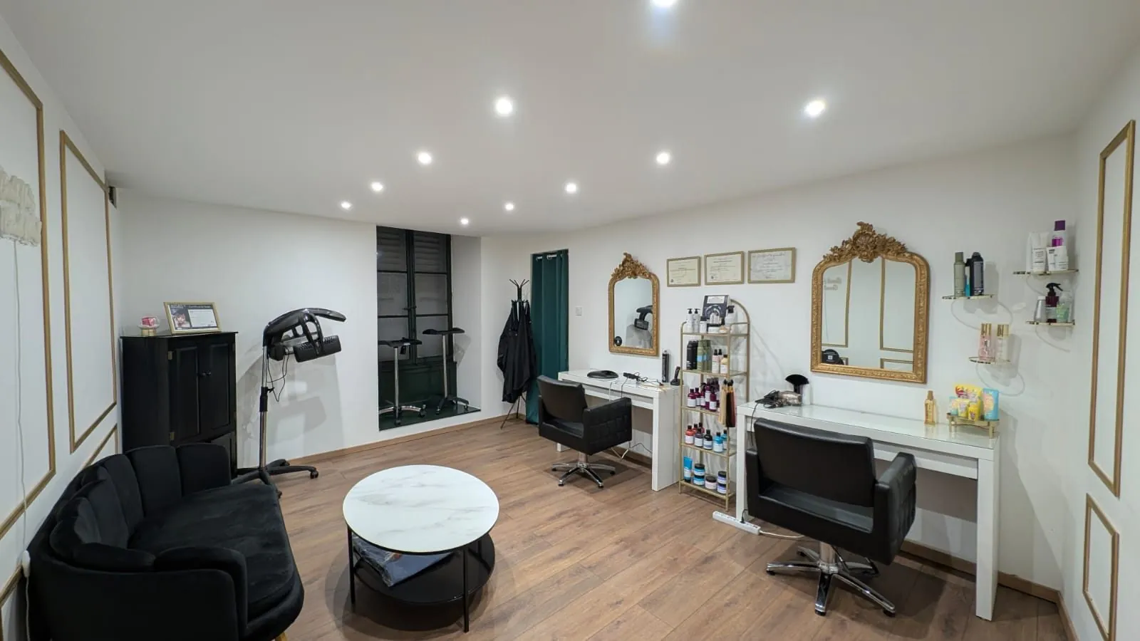 Salon de beauté polyvalent à vendre à Pontarlier – Opportunité clé en main 