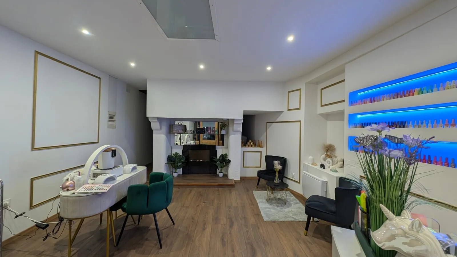 Salon de beauté polyvalent à vendre à Pontarlier – Opportunité clé en main 