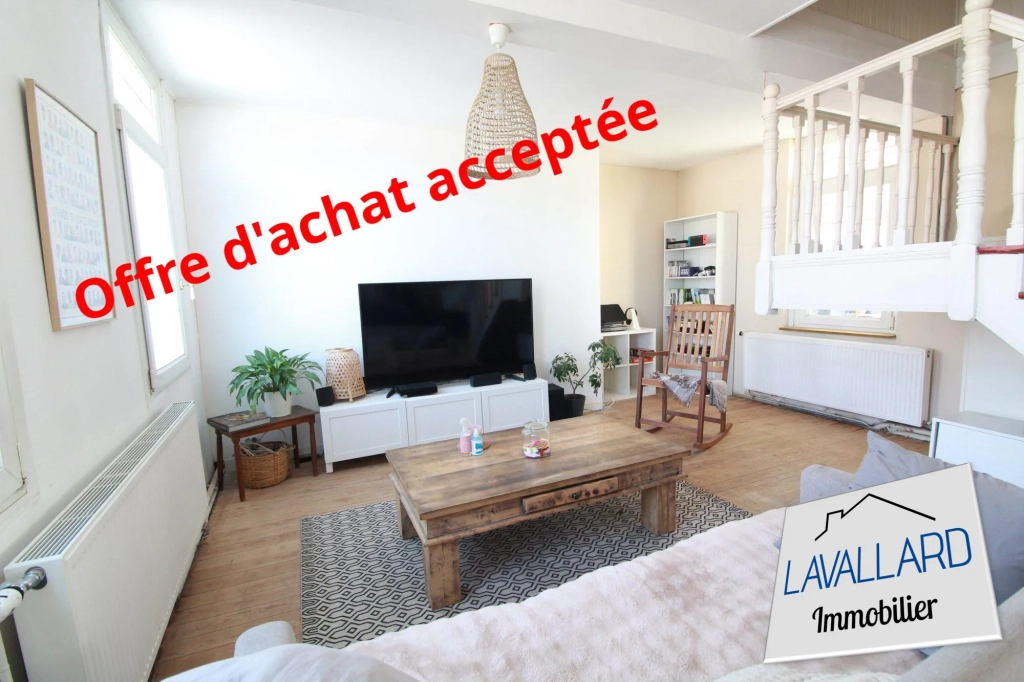 Salon Maison familiale de 264 m² à Beauval, confort moderne et charme authentique