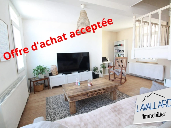 Salon Maison familiale de 264 m² à Beauval, confort moderne et charme authentique