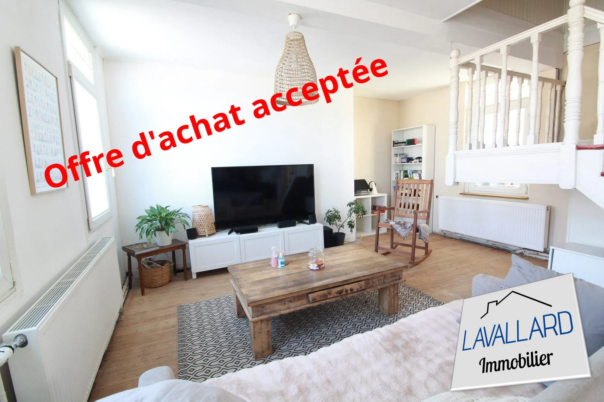 Salon Maison familiale de 264 m² à Beauval, confort moderne et charme authentique 