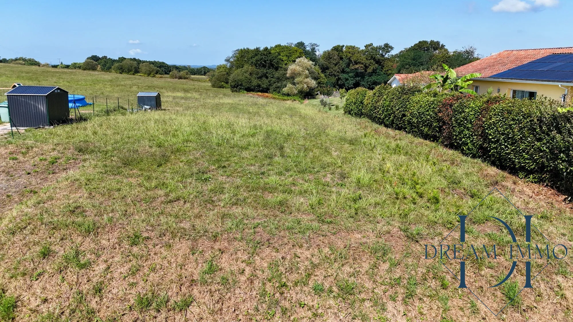 Terrain constructible avec vue campagne à Bélus - 826 m² prêt à bâtir 