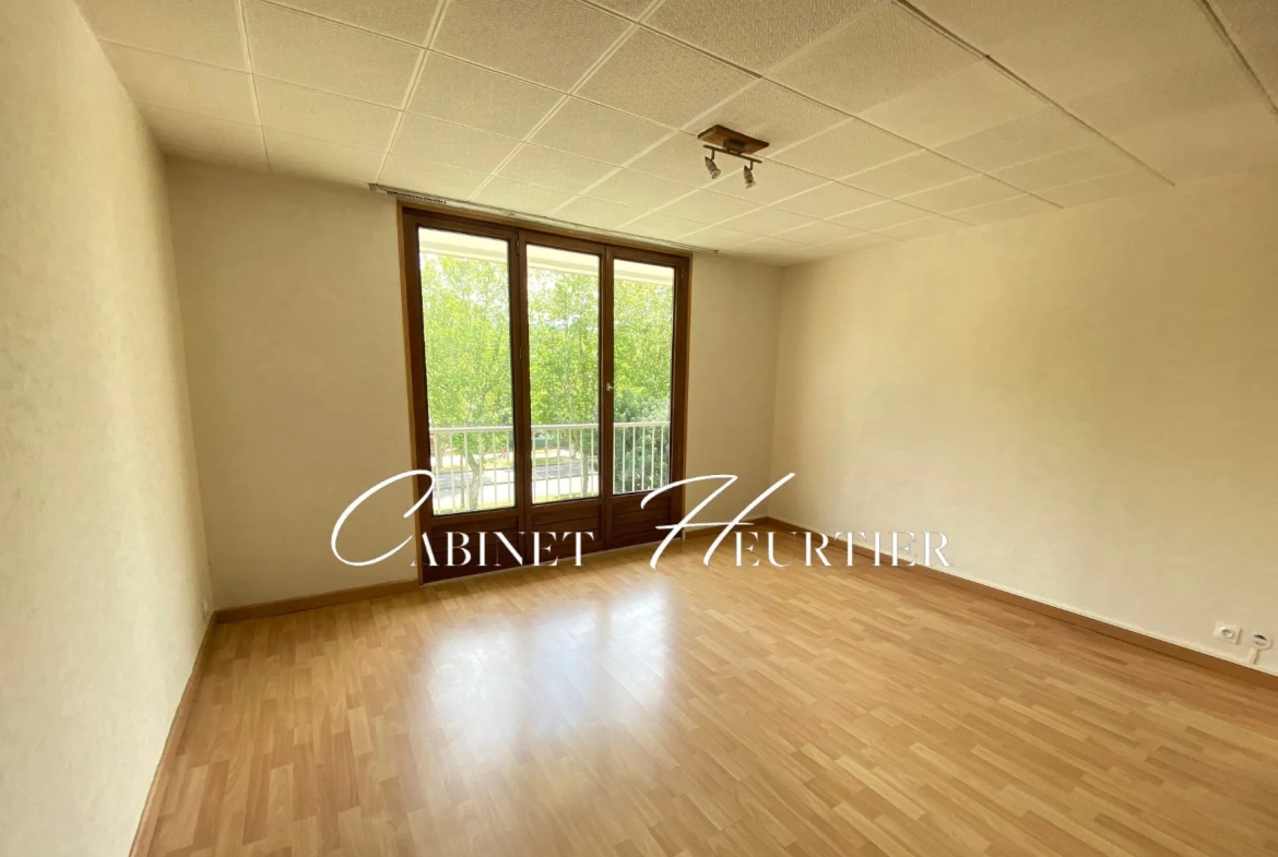 Appartement T3 à Échirolles sur Cour Jean Jaurès avec Balcon et Vue 