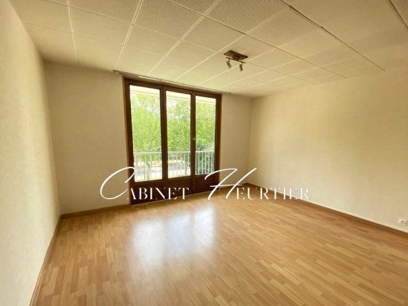 Appartement T3 à Échirolles sur Cour Jean Jaurès avec Balcon et Vue