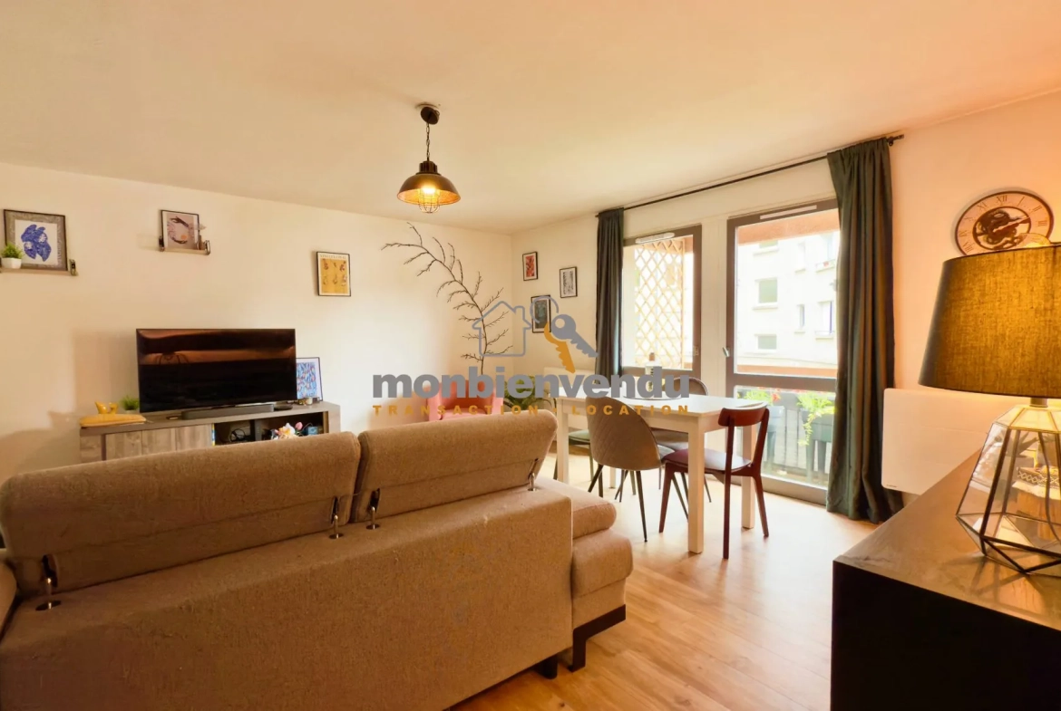Appartement duplex 3 chambres avec balcon et garage à Aurillac 