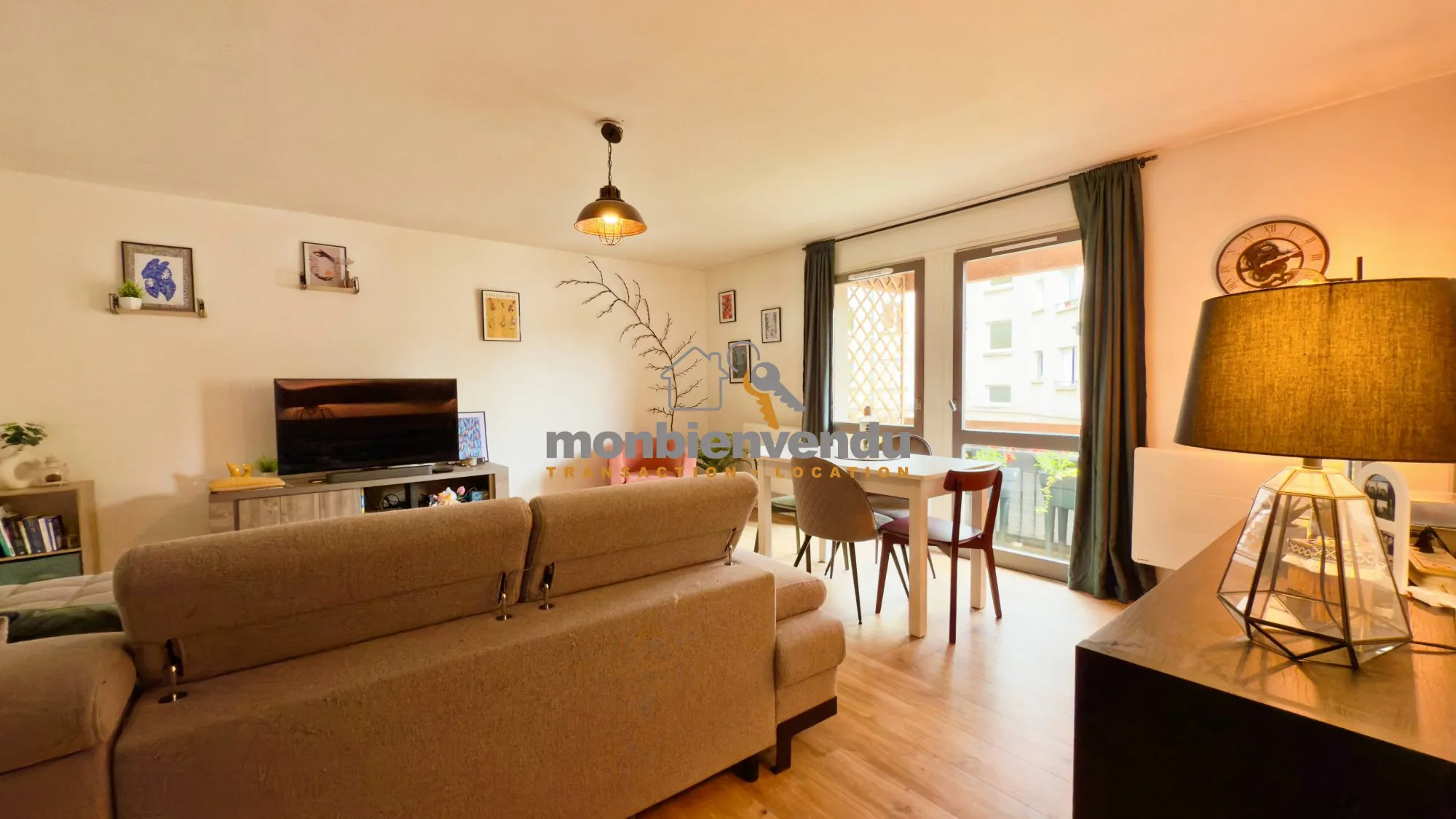 Appartement duplex 3 chambres avec balcon et garage à Aurillac 