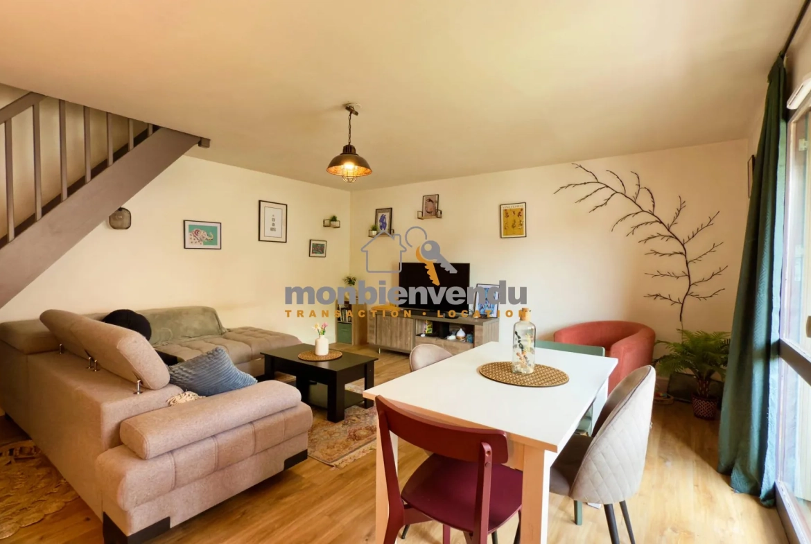 Appartement duplex 3 chambres avec balcon et garage à Aurillac 