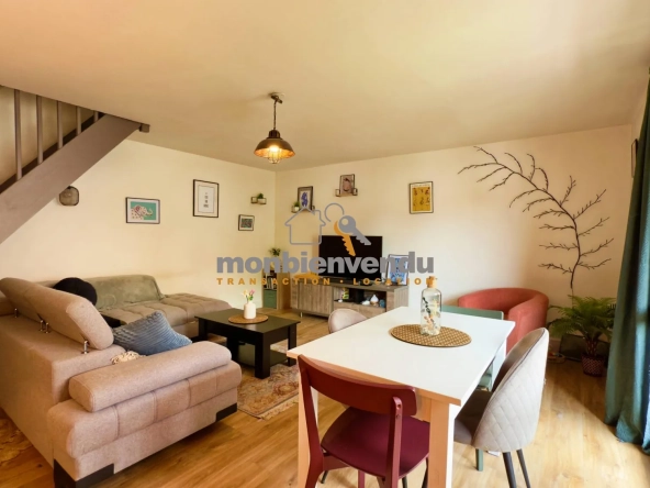 Appartement duplex 3 chambres avec balcon et garage à Aurillac