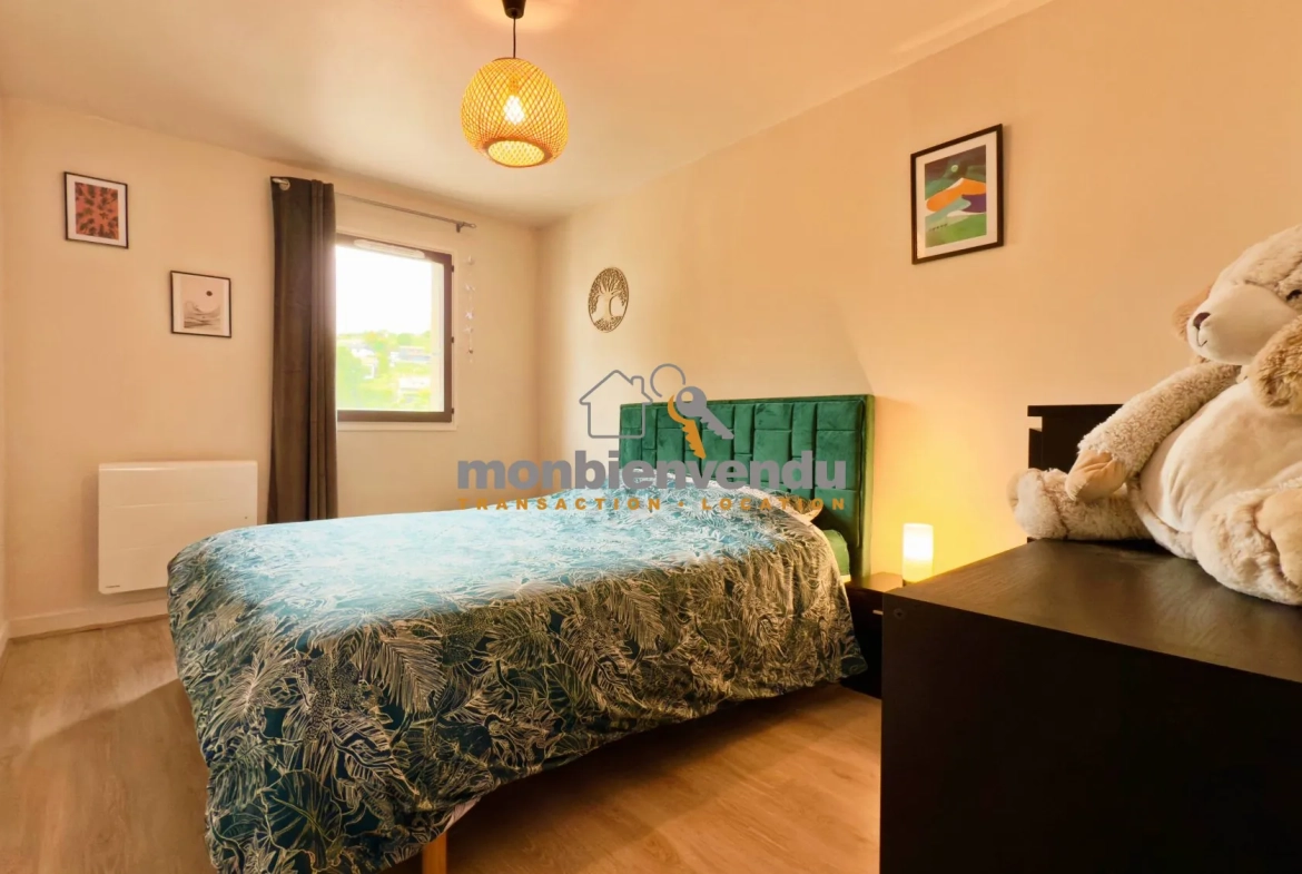 Appartement duplex 3 chambres avec balcon et garage à Aurillac 