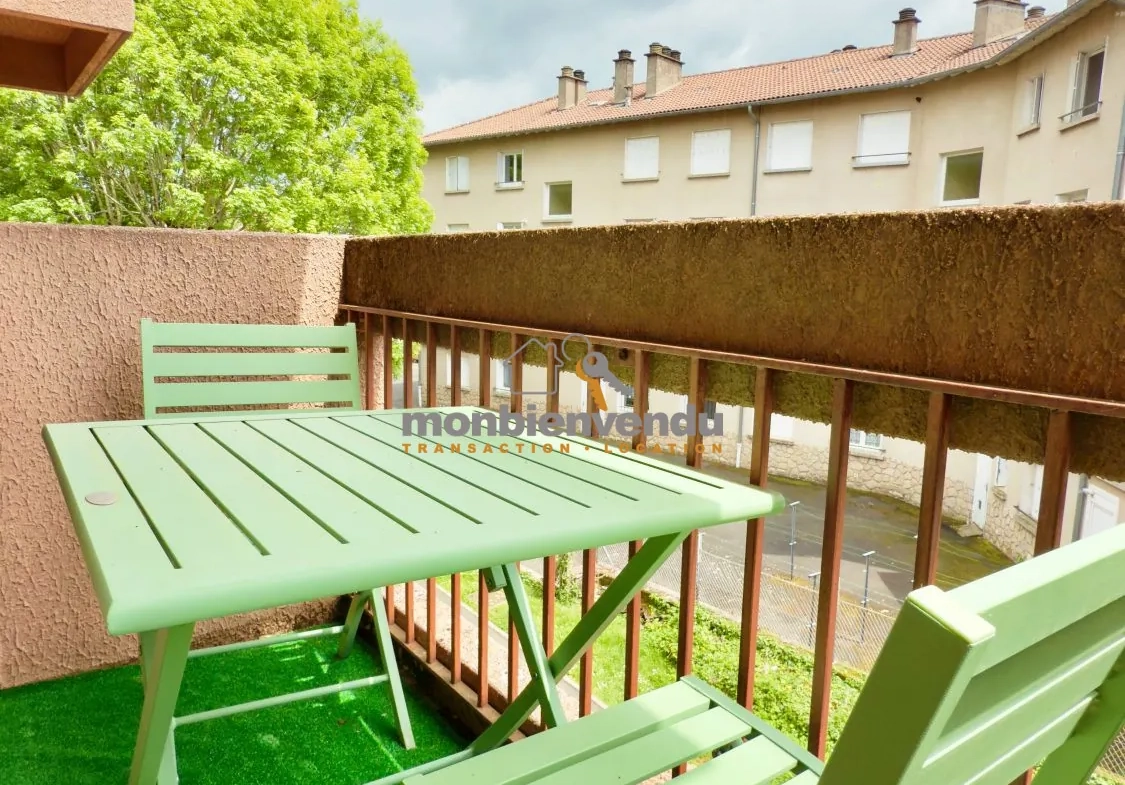 Appartement duplex 3 chambres avec balcon et garage à Aurillac 
