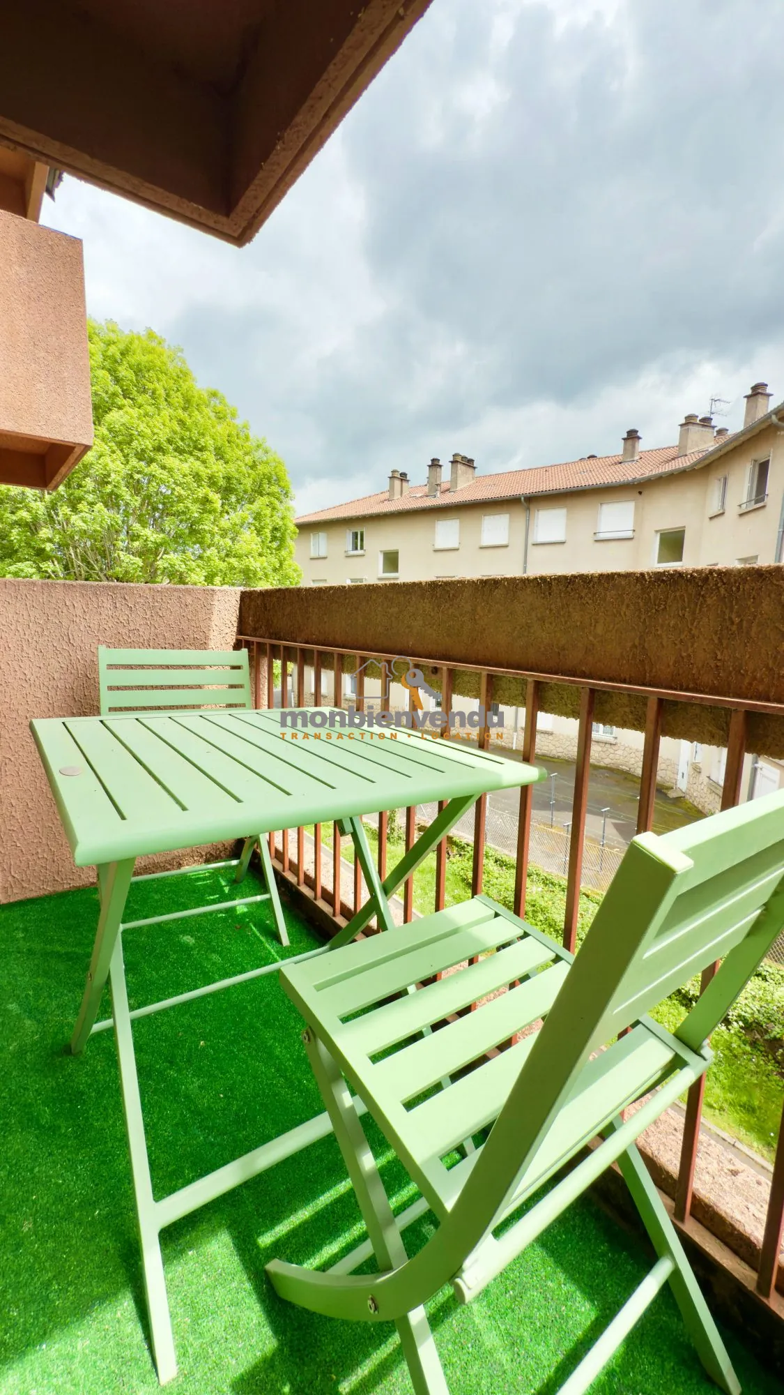 Appartement duplex 3 chambres avec balcon et garage à Aurillac 