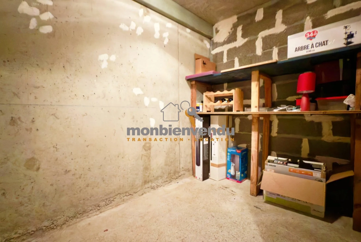 Appartement duplex 3 chambres avec balcon et garage à Aurillac 