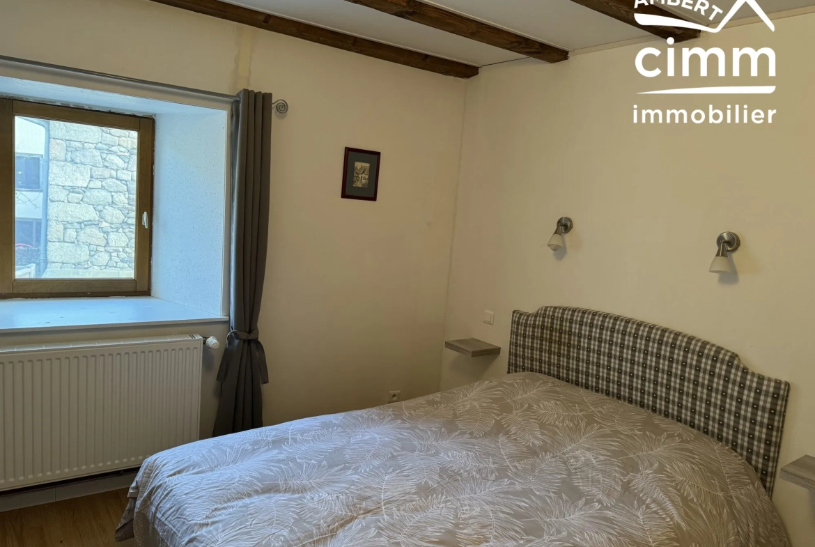 Maison de village rénovée avec jardin à Champétieres – 124 m² 