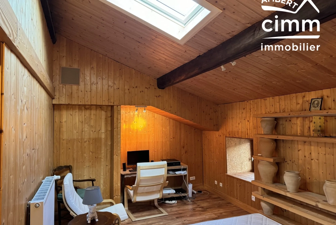 Maison de village rénovée avec jardin à Champétieres – 124 m² 