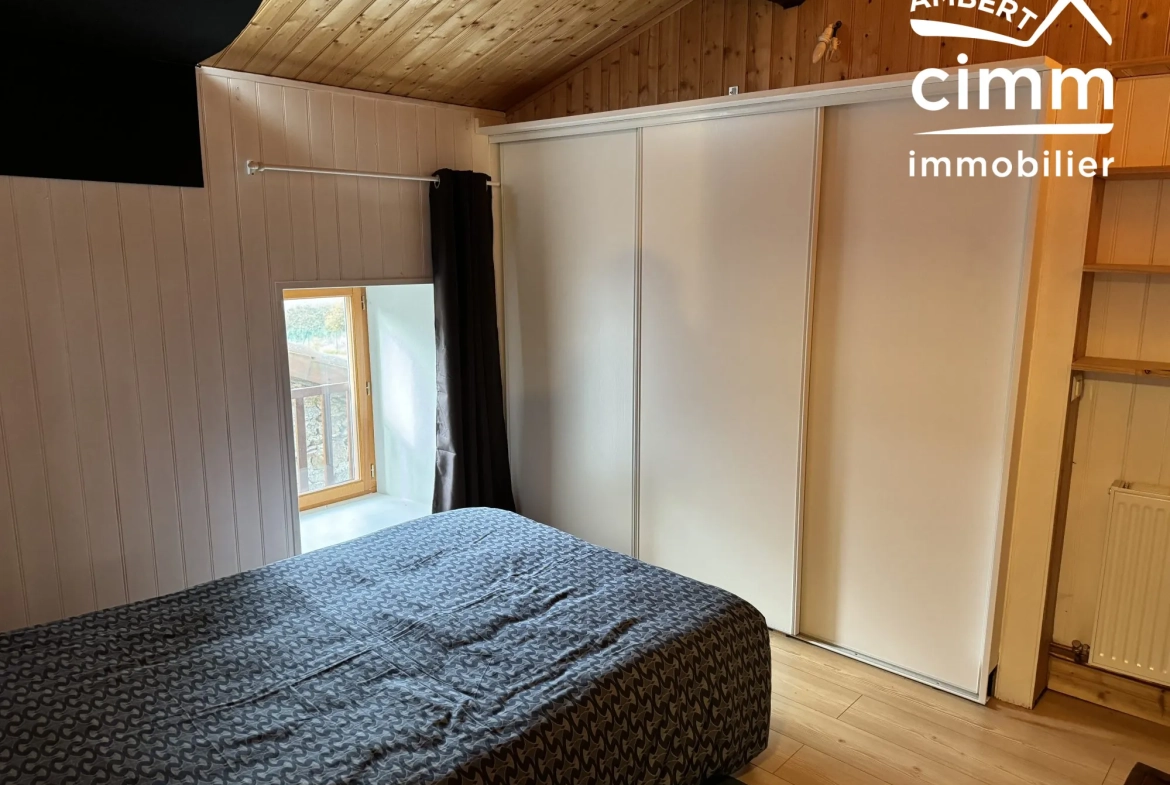 Maison de village rénovée avec jardin à Champétieres – 124 m² 